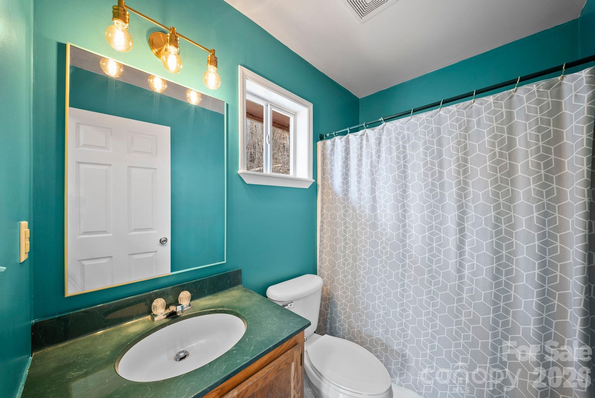 20 Mcdaris Road — Weaverville