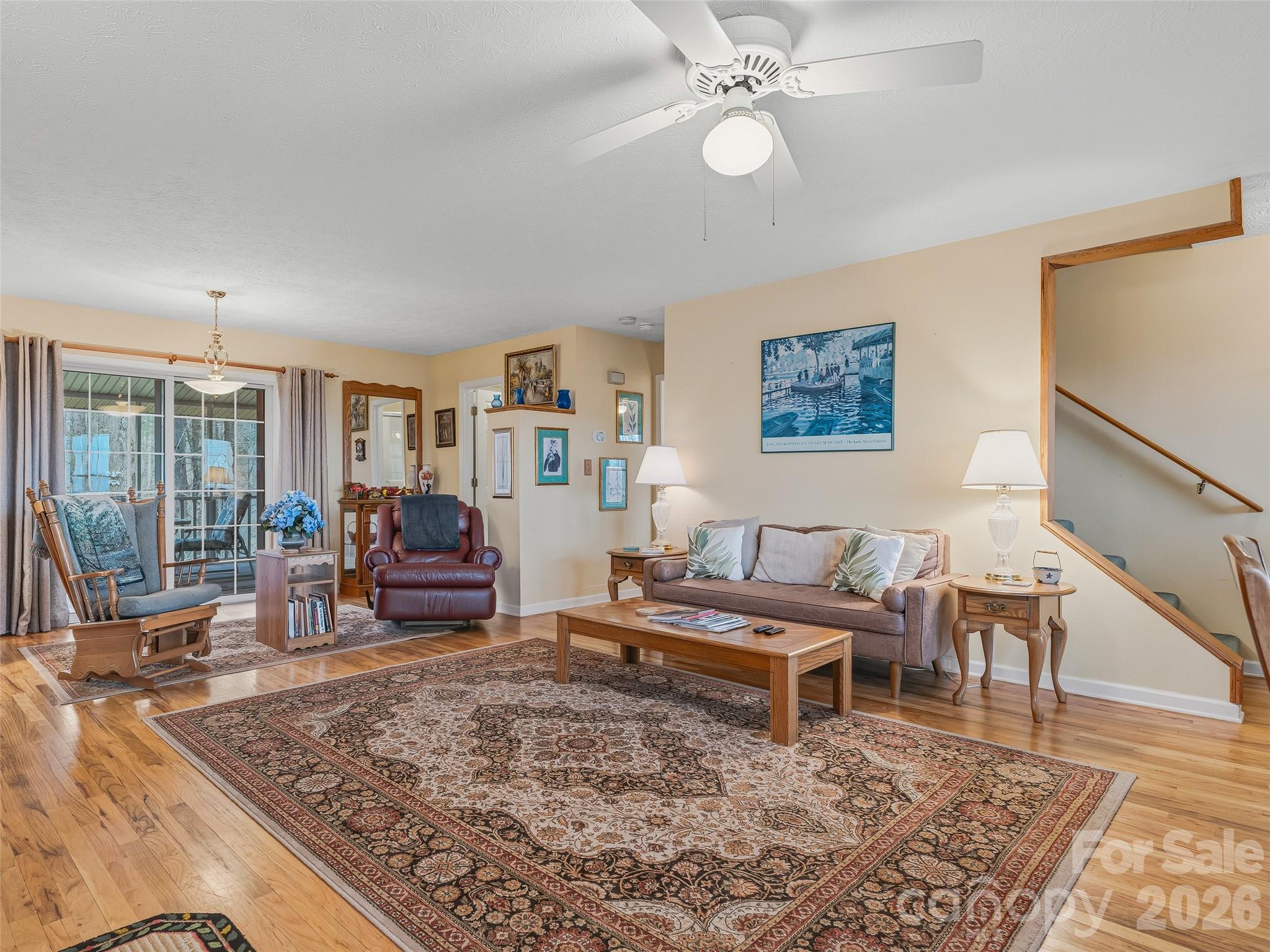 24 Abbey Lane — Hendersonville