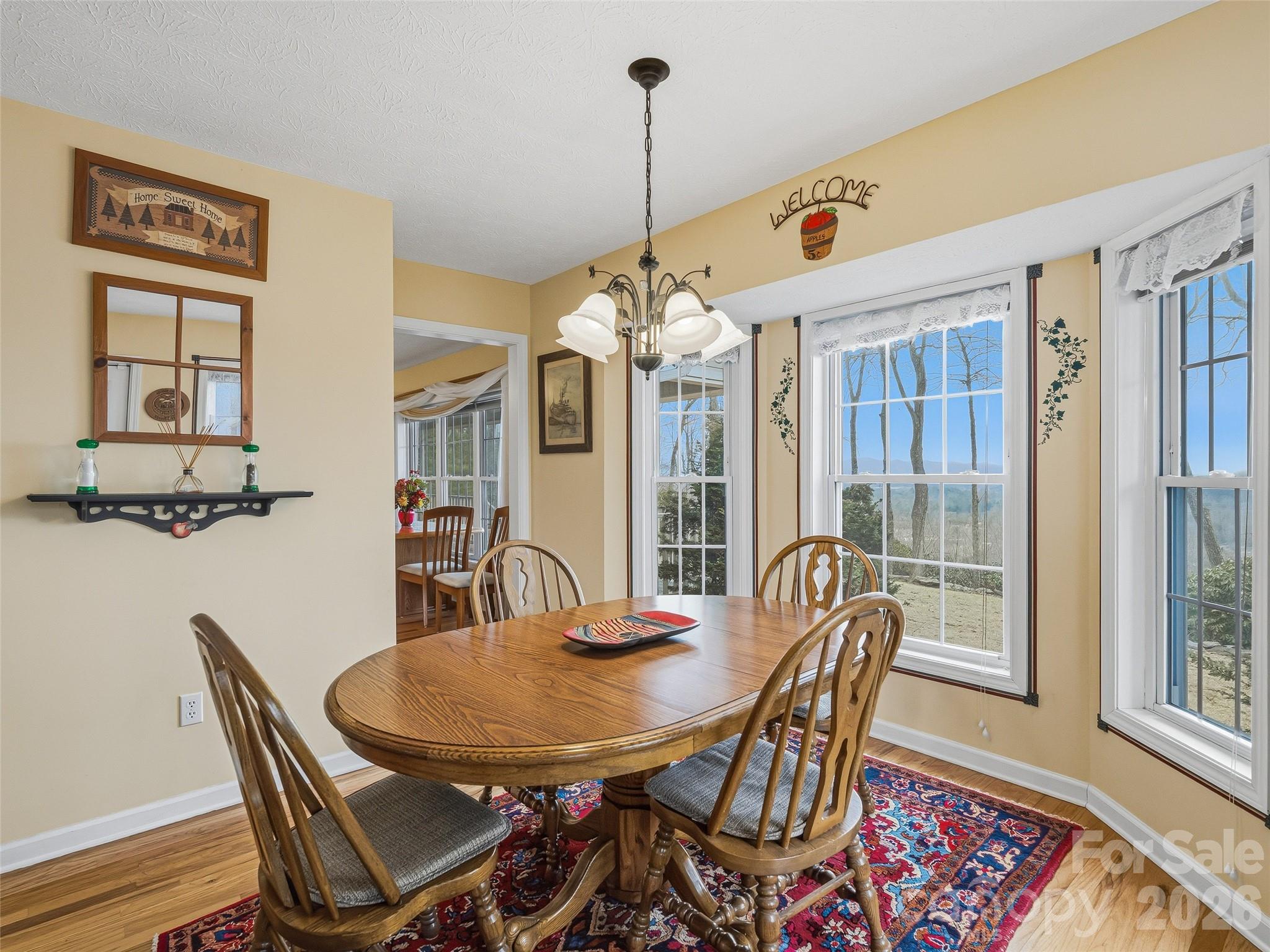 24 Abbey Lane — Hendersonville
