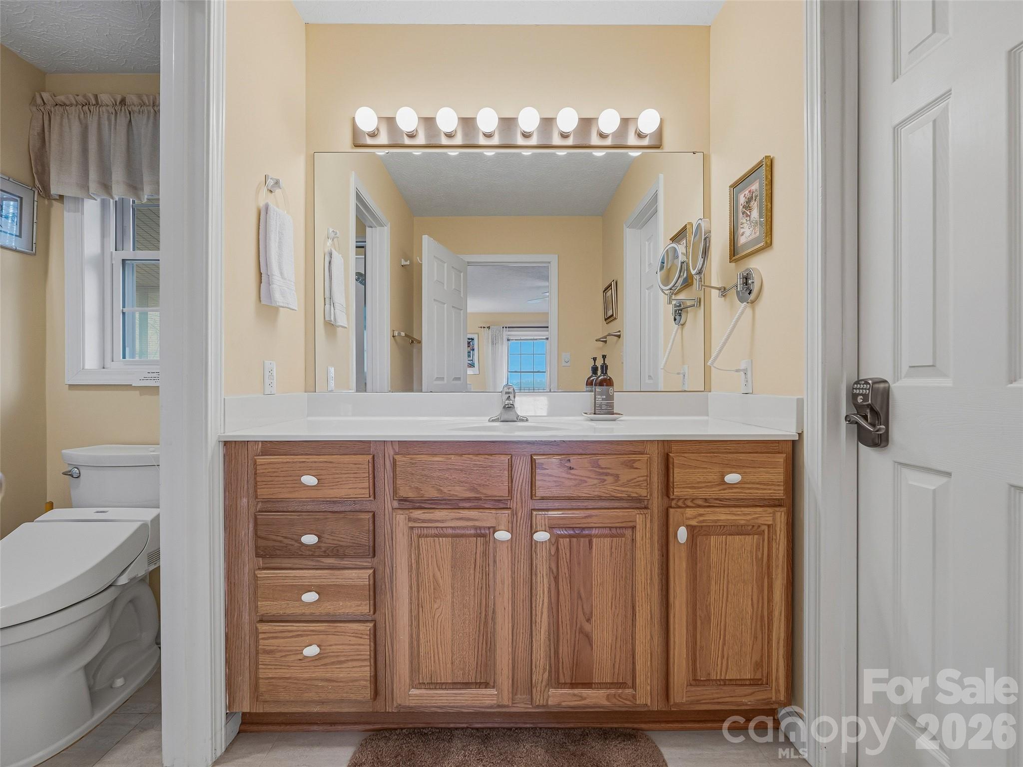 24 Abbey Lane — Hendersonville