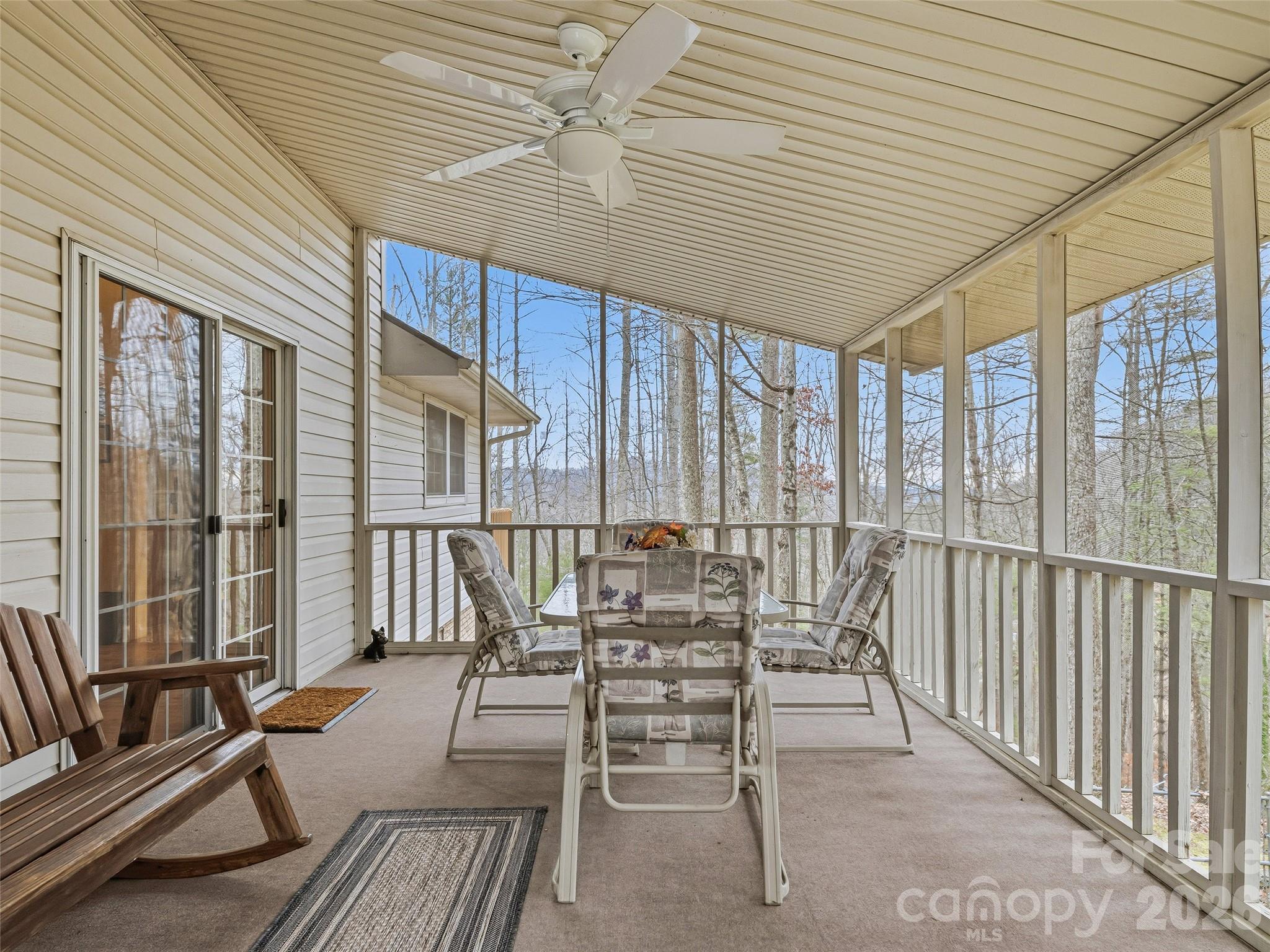24 Abbey Lane — Hendersonville