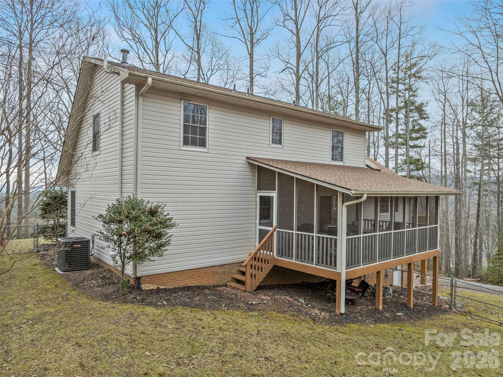 24 Abbey Lane — Hendersonville
