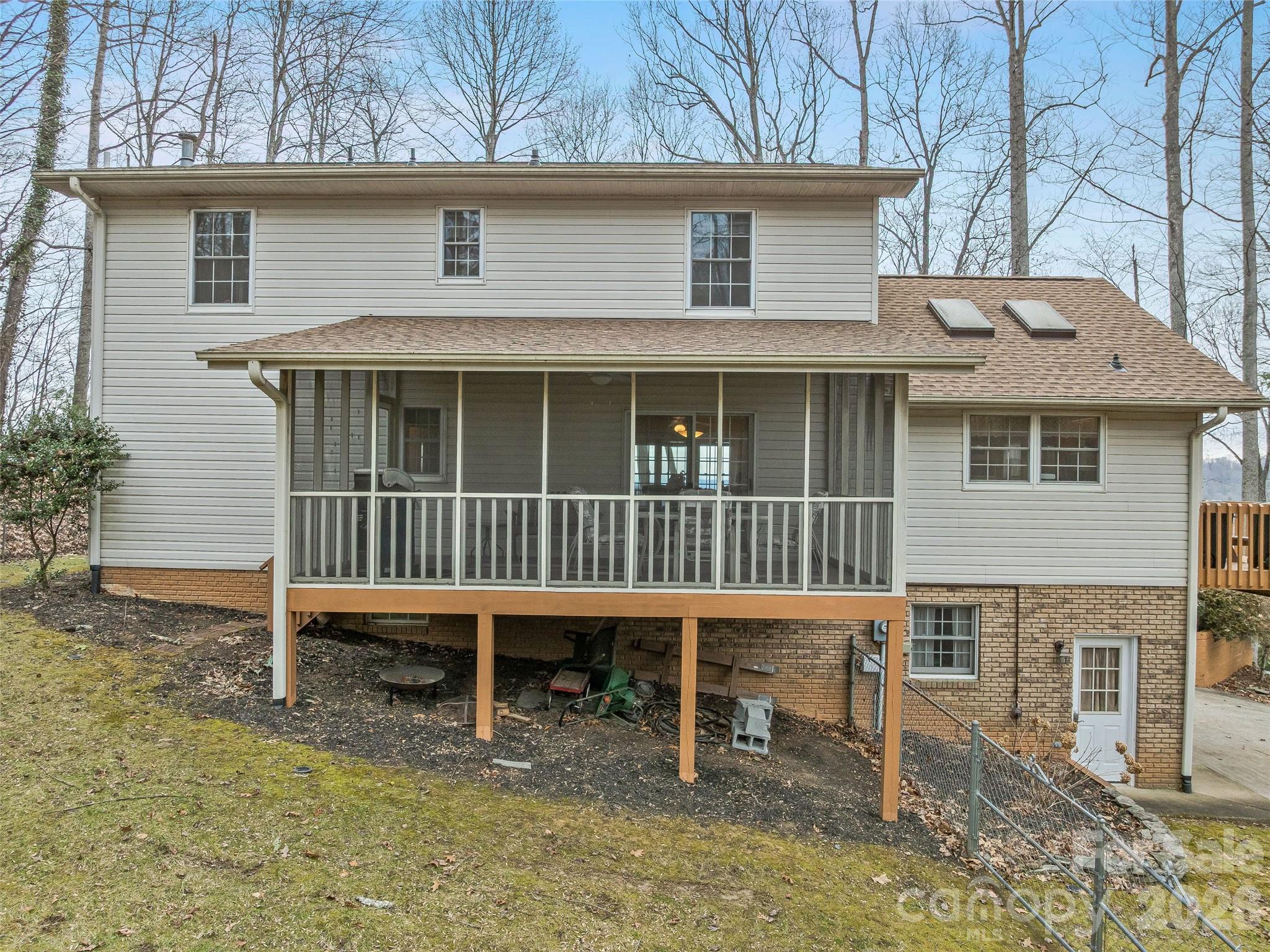 24 Abbey Lane — Hendersonville
