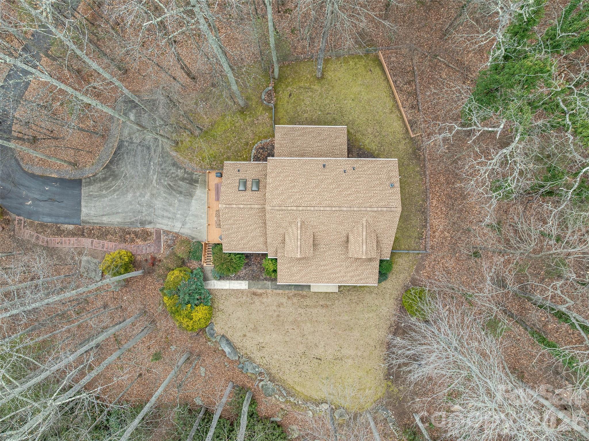 24 Abbey Lane — Hendersonville