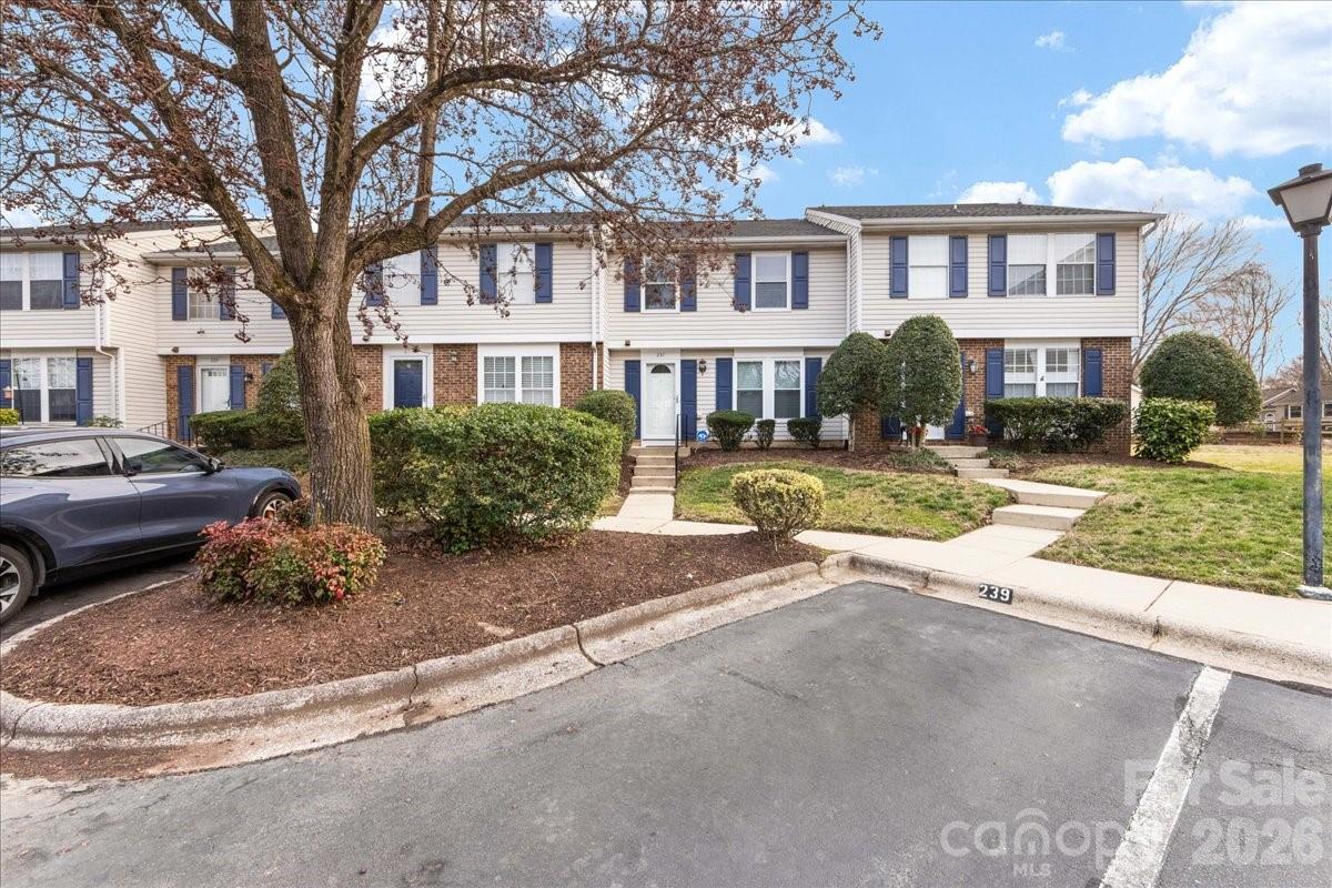 237 Water Oak Drive — Pineville