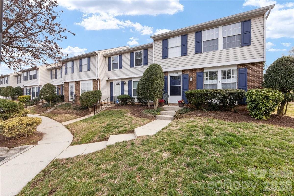 237 Water Oak Drive — Pineville