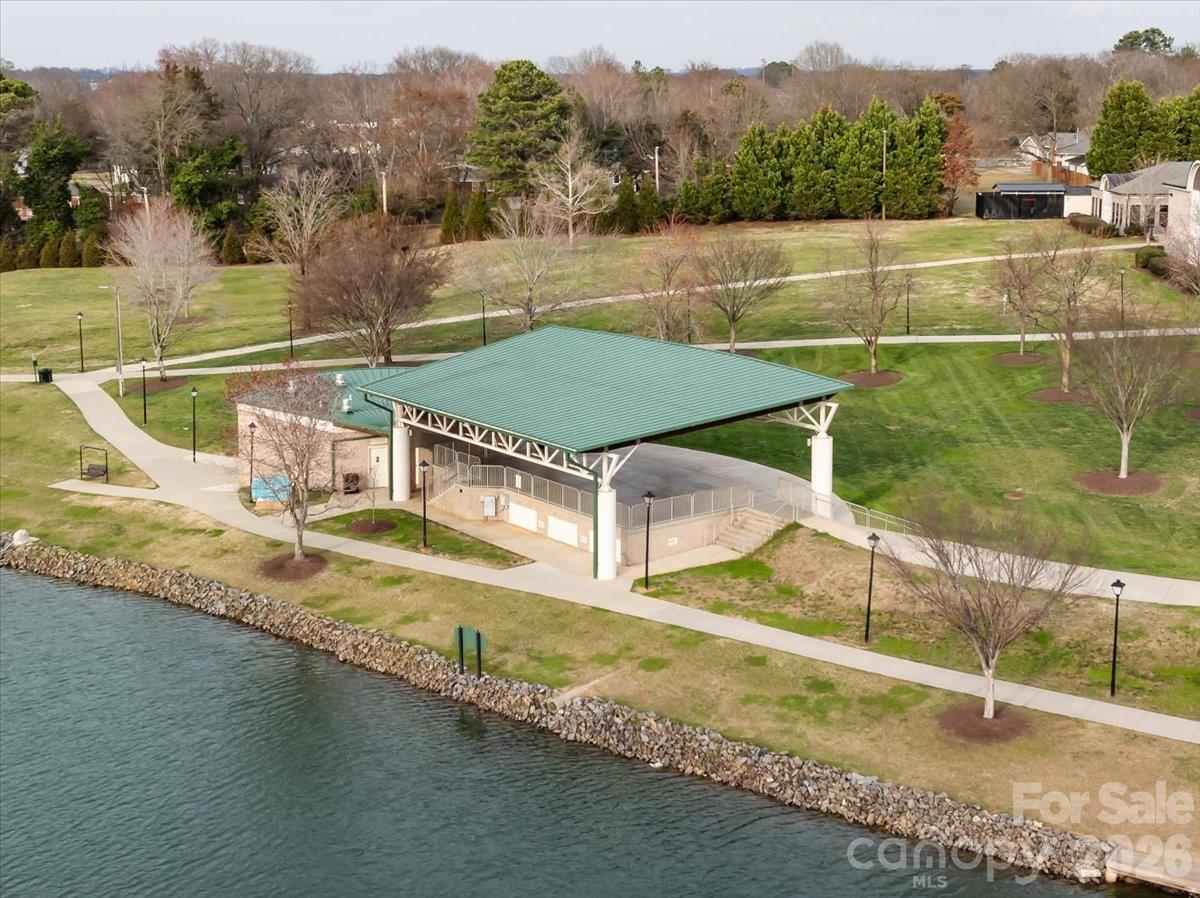 237 Water Oak Drive — Pineville