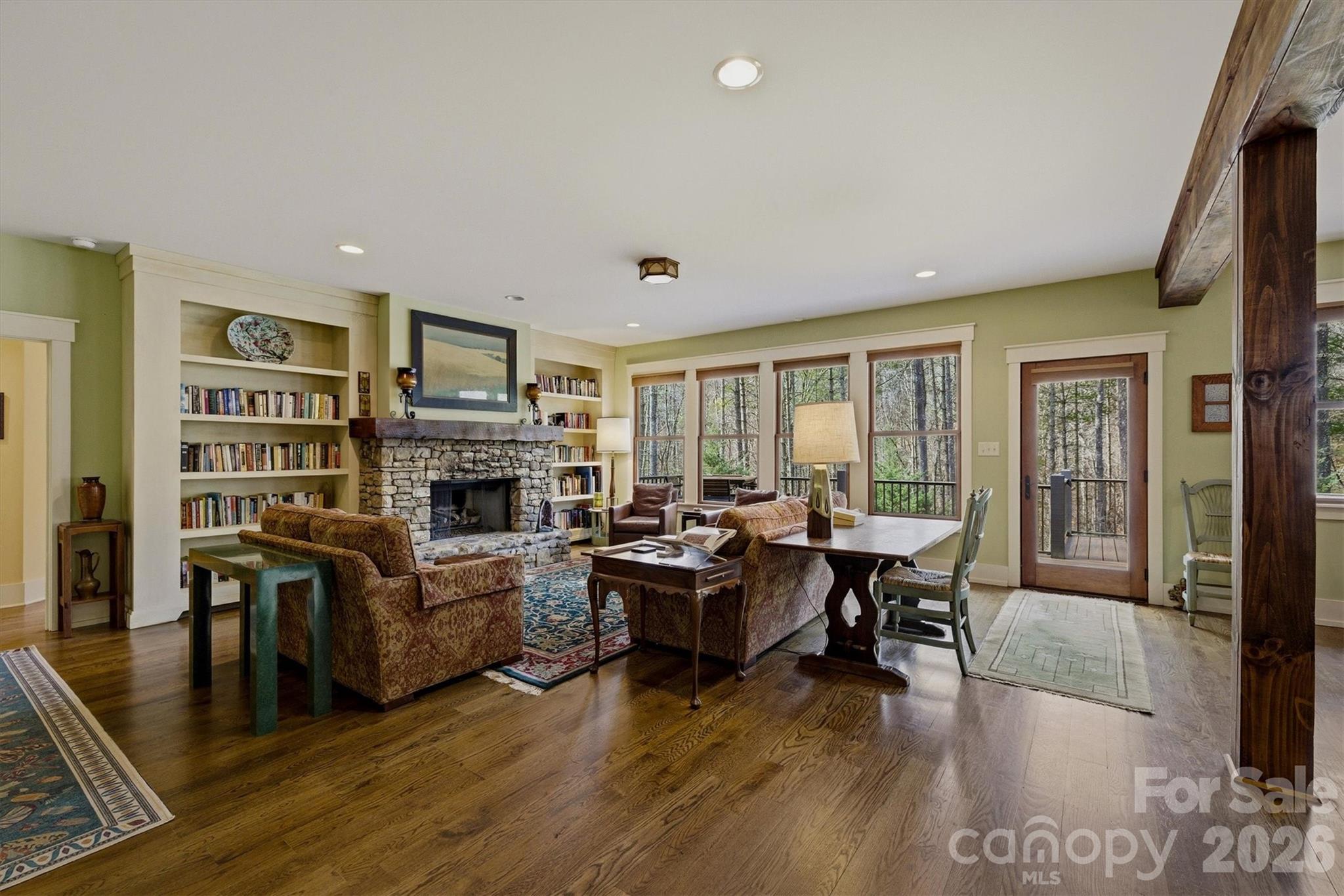 3201 Donahue Drive — Nebo