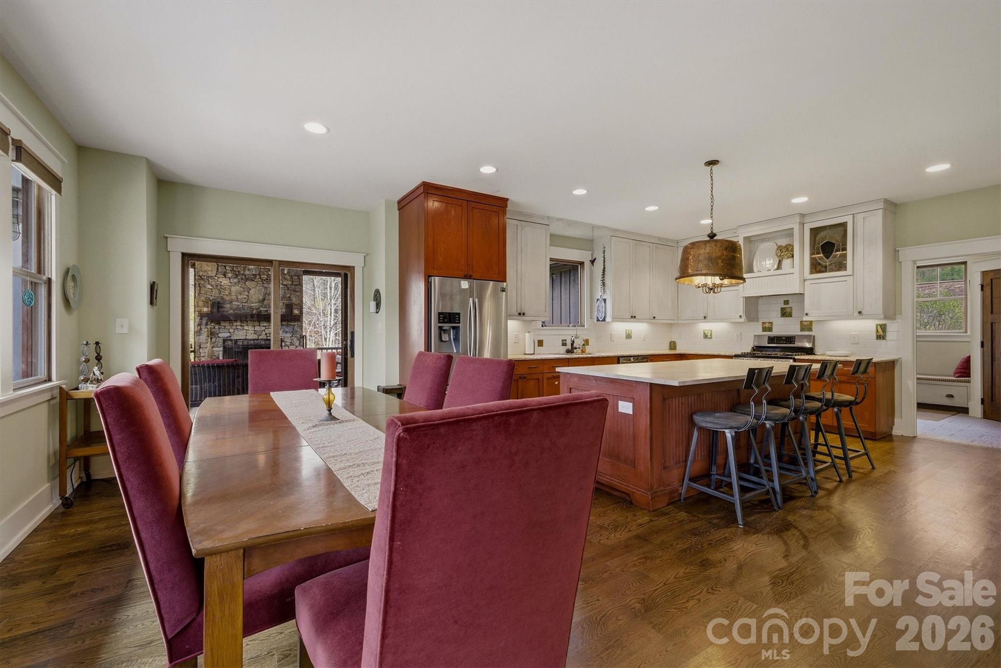 3201 Donahue Drive — Nebo