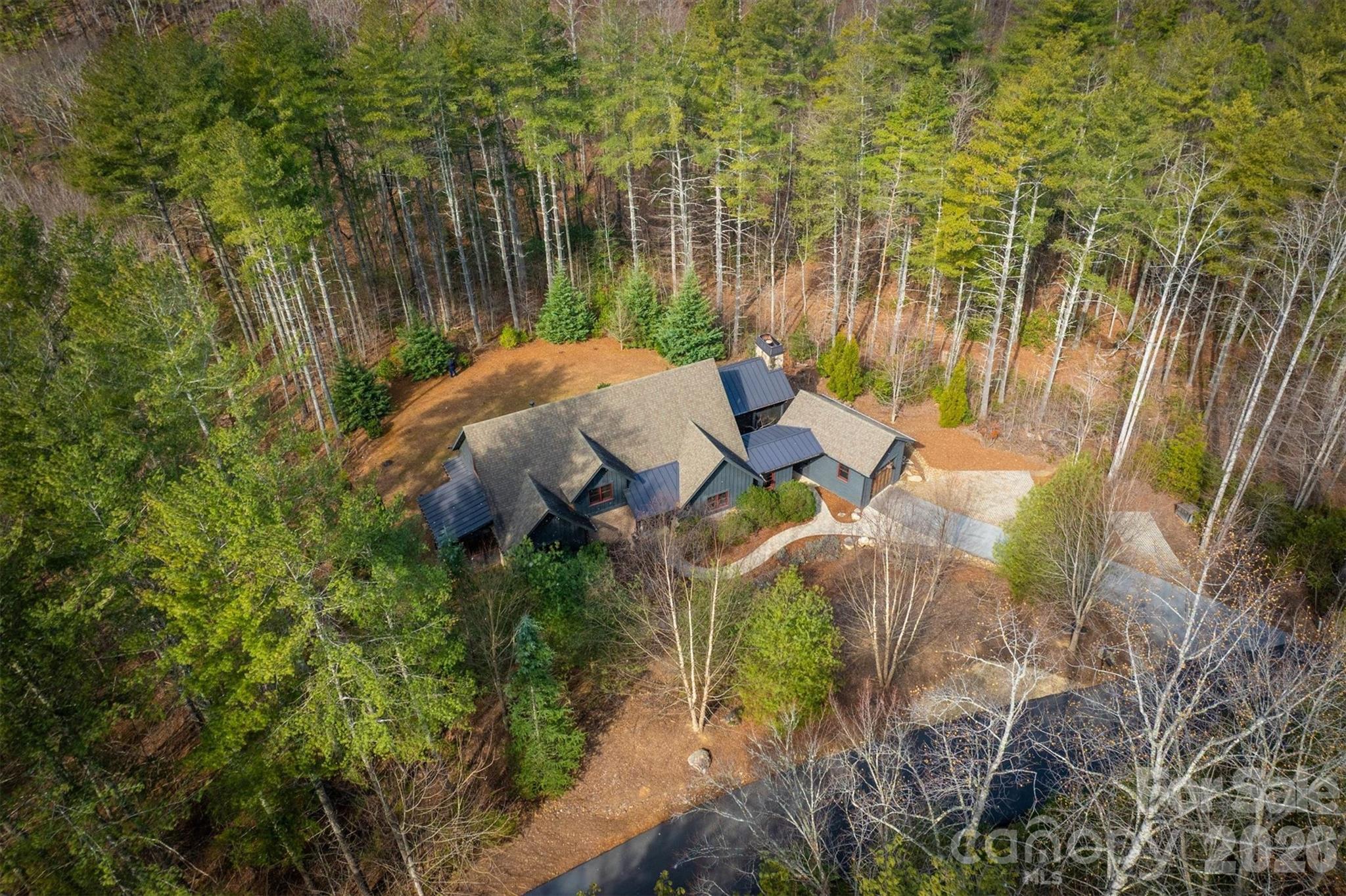 3201 Donahue Drive — Nebo