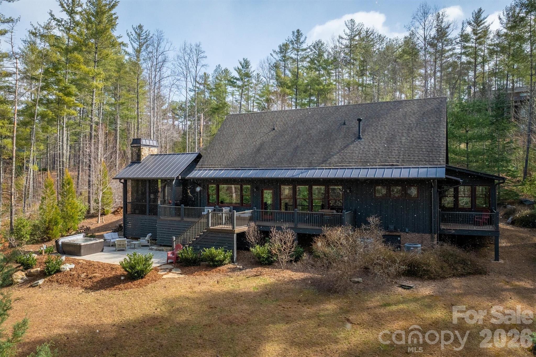 3201 Donahue Drive — Nebo