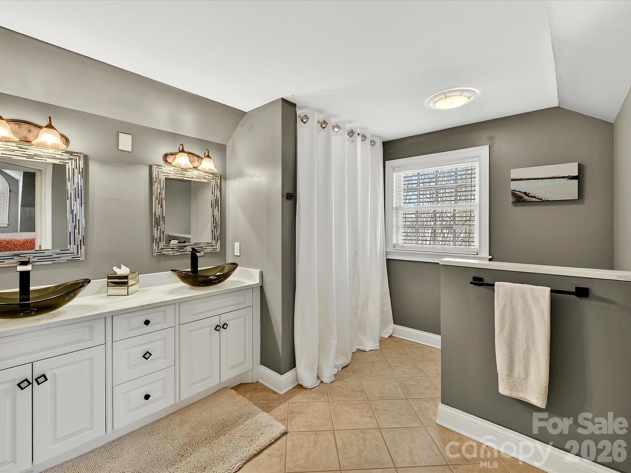 1779 8th Street Drive NW — Hickory