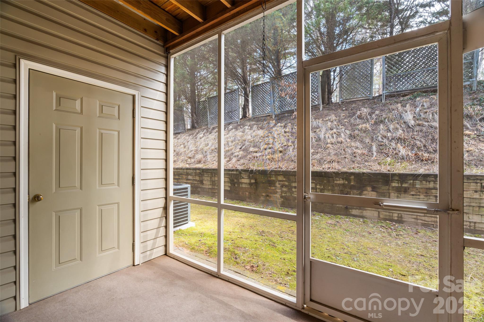 101 Carlyle Way — Asheville