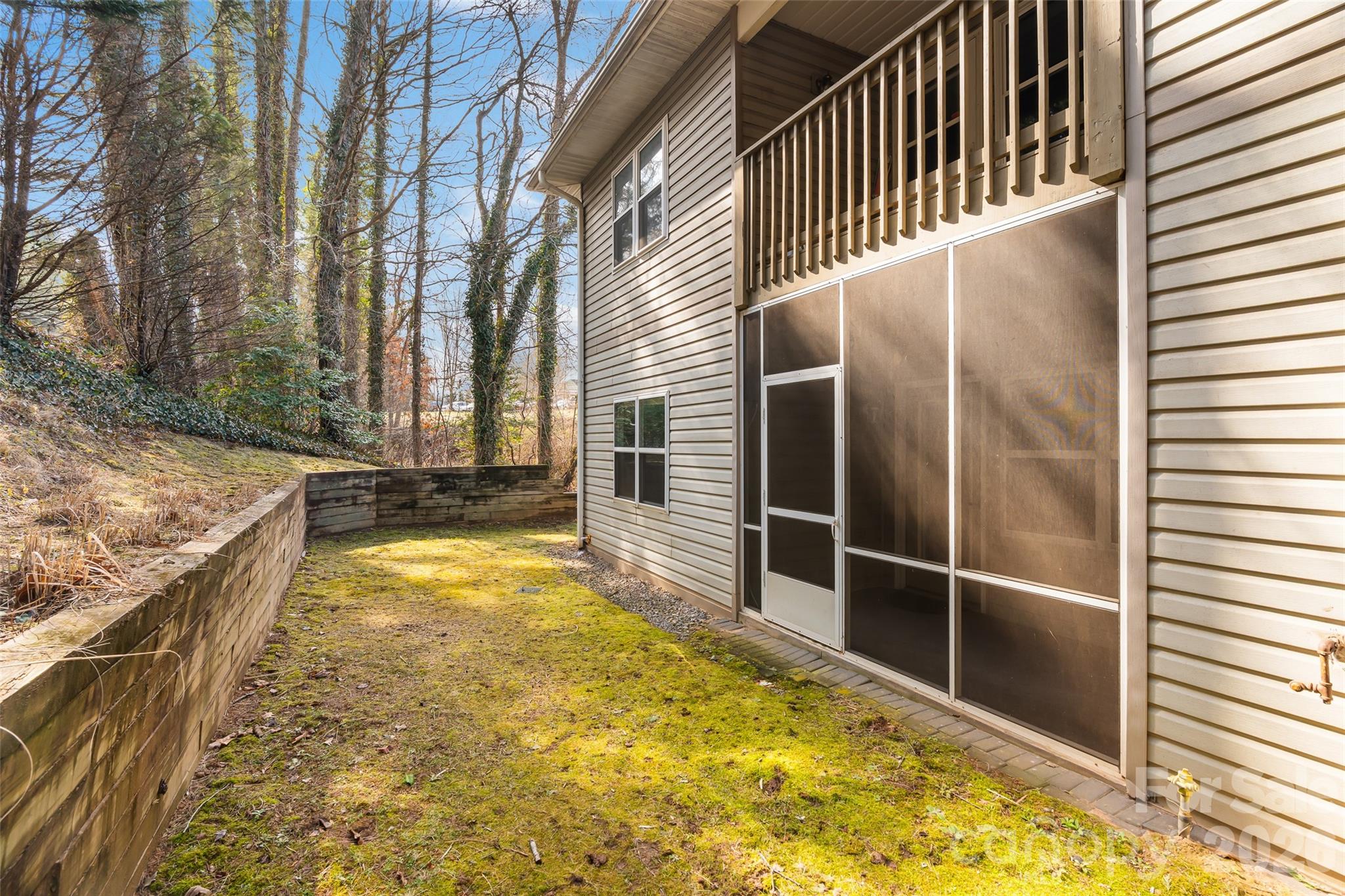 101 Carlyle Way — Asheville