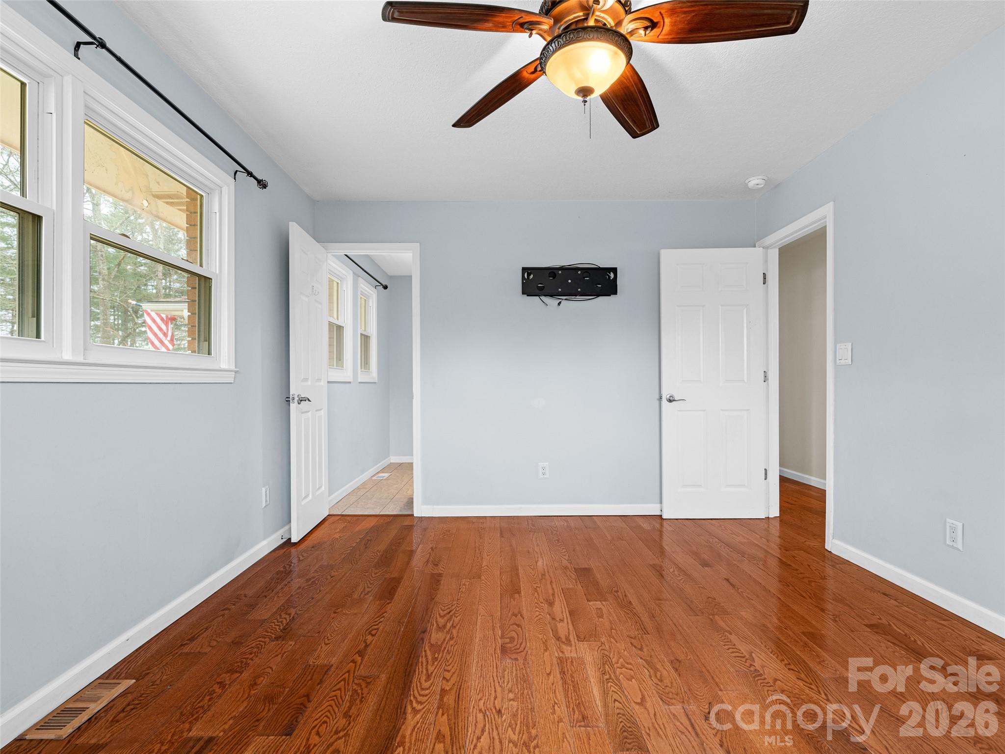 1034 S Orchard Road — Flat Rock