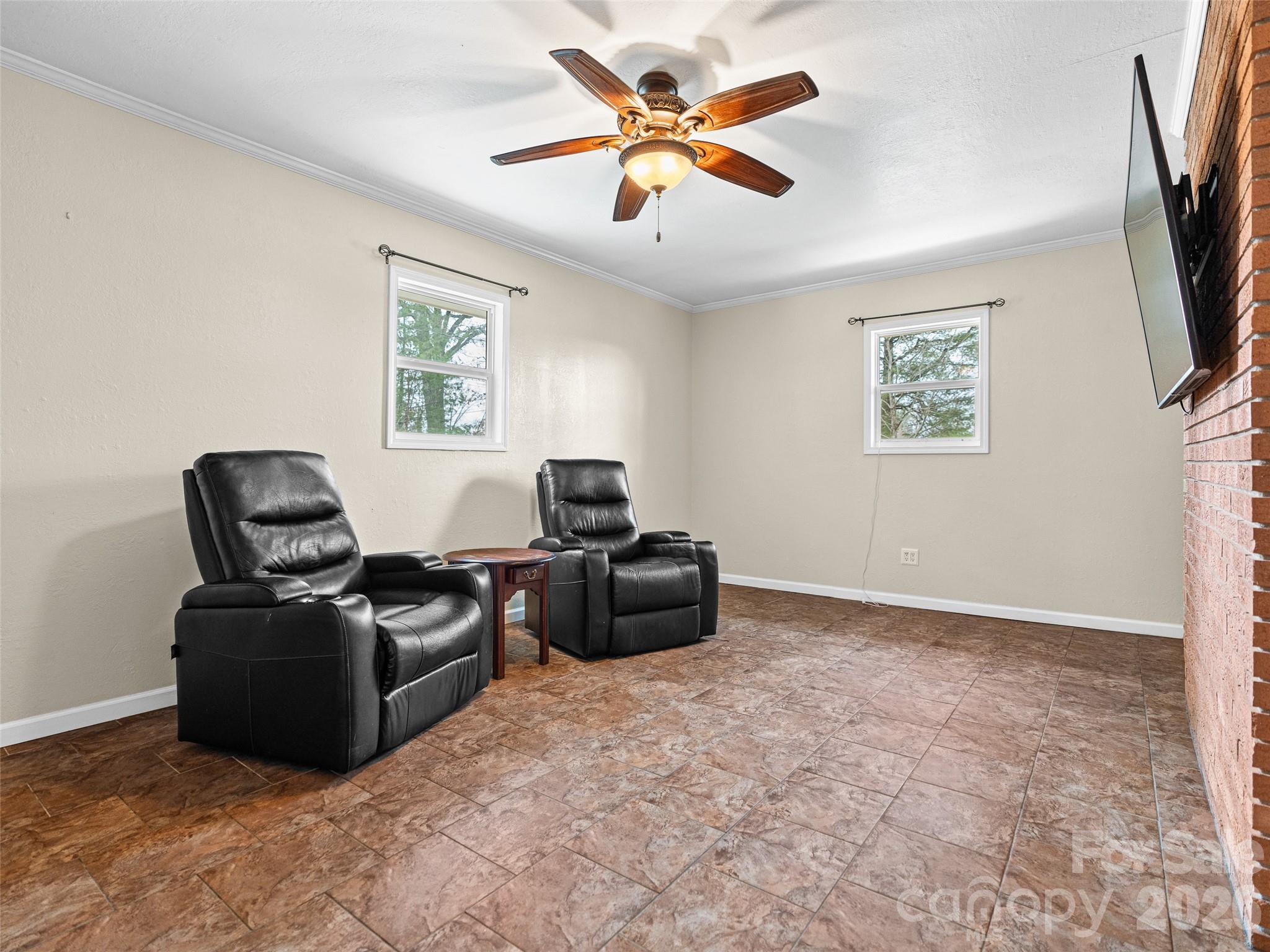 1034 S Orchard Road — Flat Rock