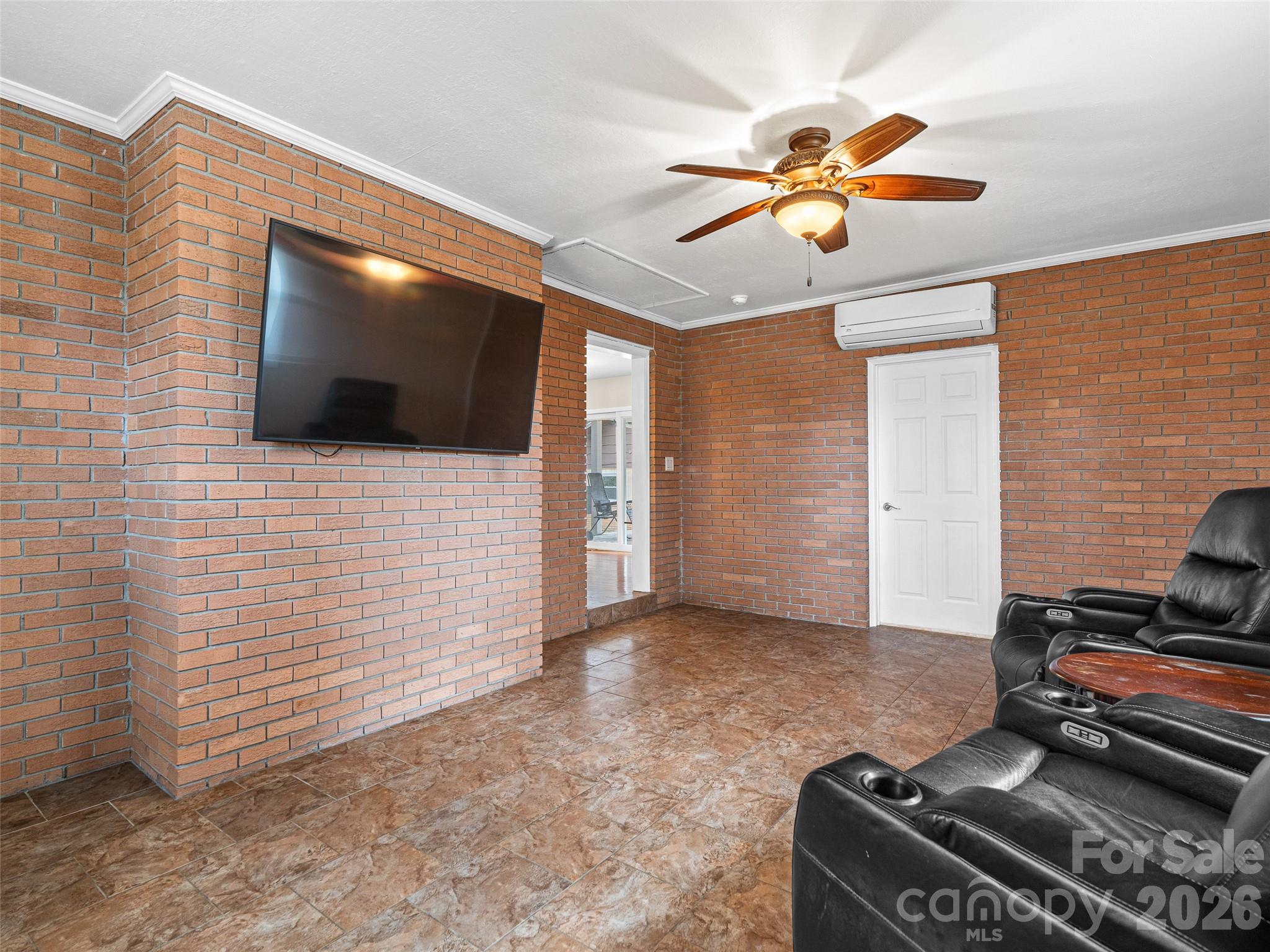 1034 S Orchard Road — Flat Rock