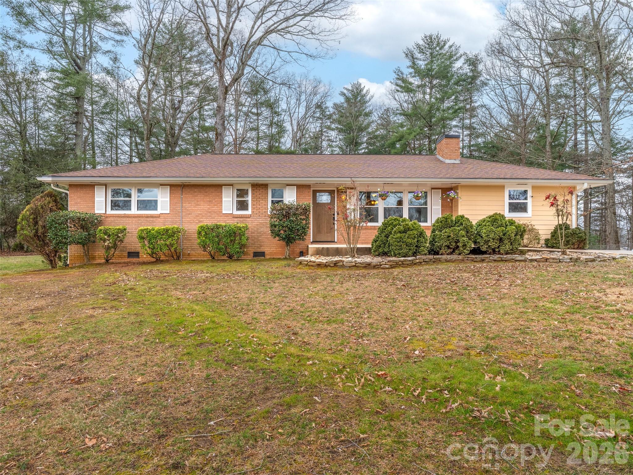 1034 S Orchard Road — Flat Rock
