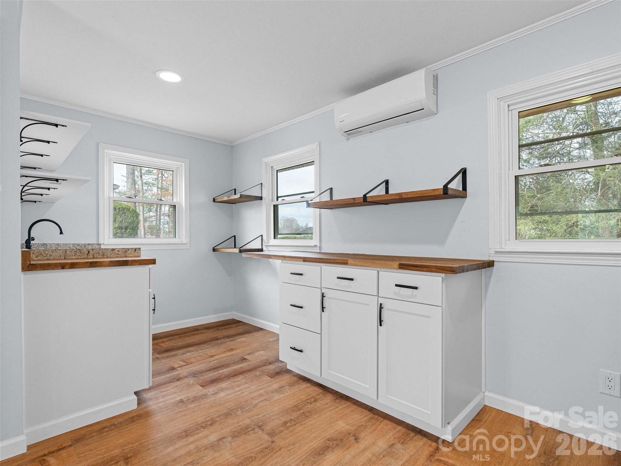 1034 S Orchard Road — Flat Rock
