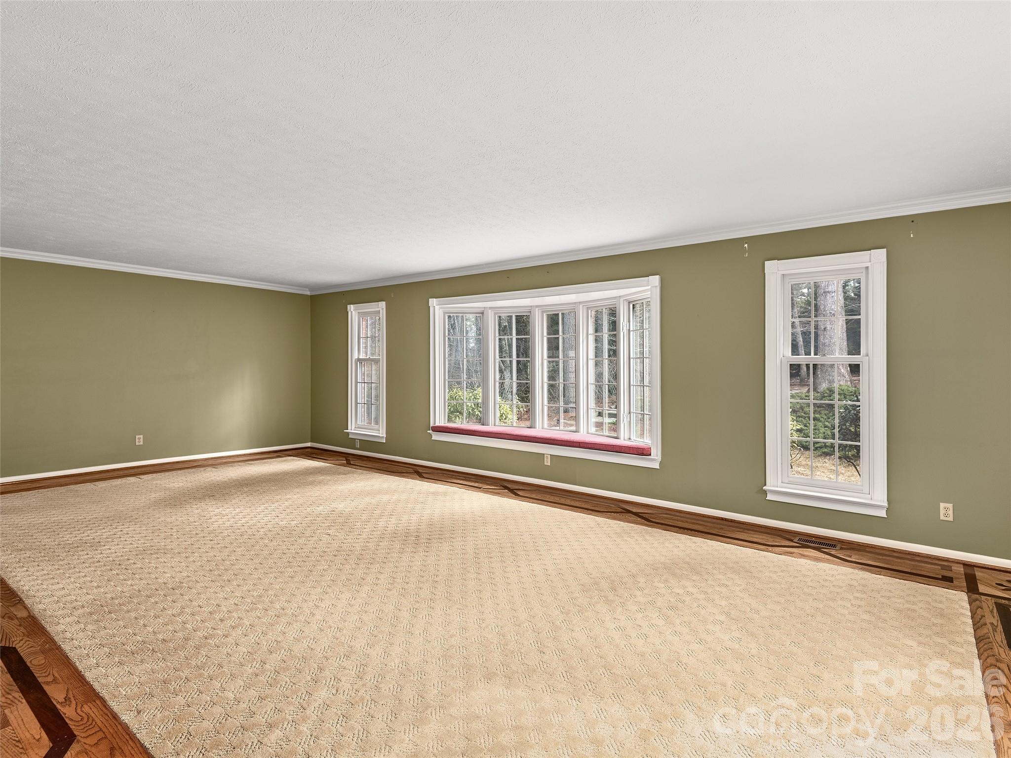 110 Glengary Drive — Flat Rock