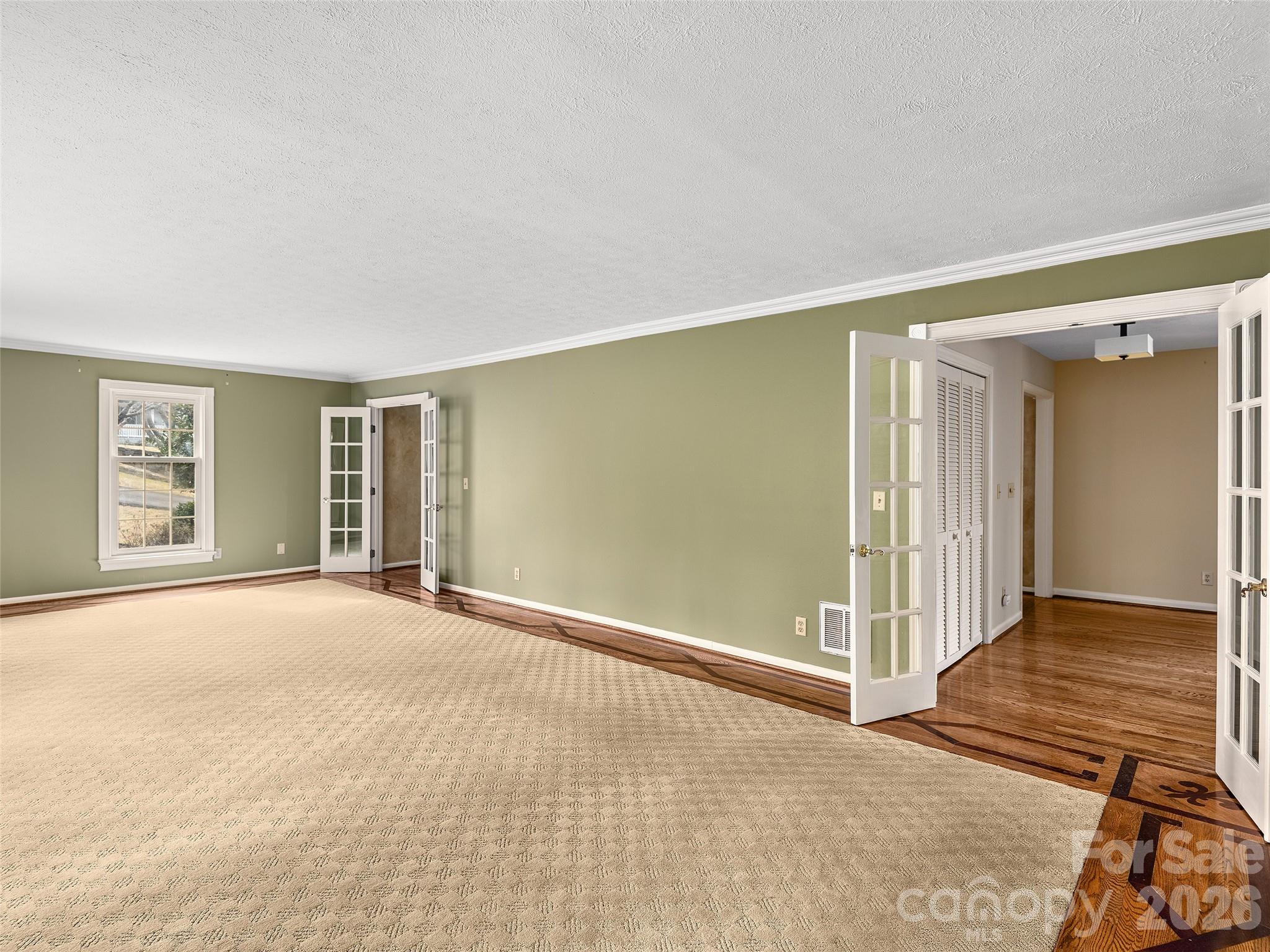 110 Glengary Drive — Flat Rock