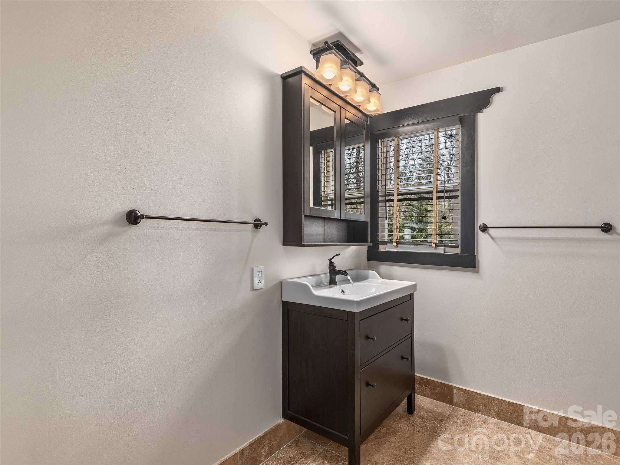 110 Glengary Drive — Flat Rock