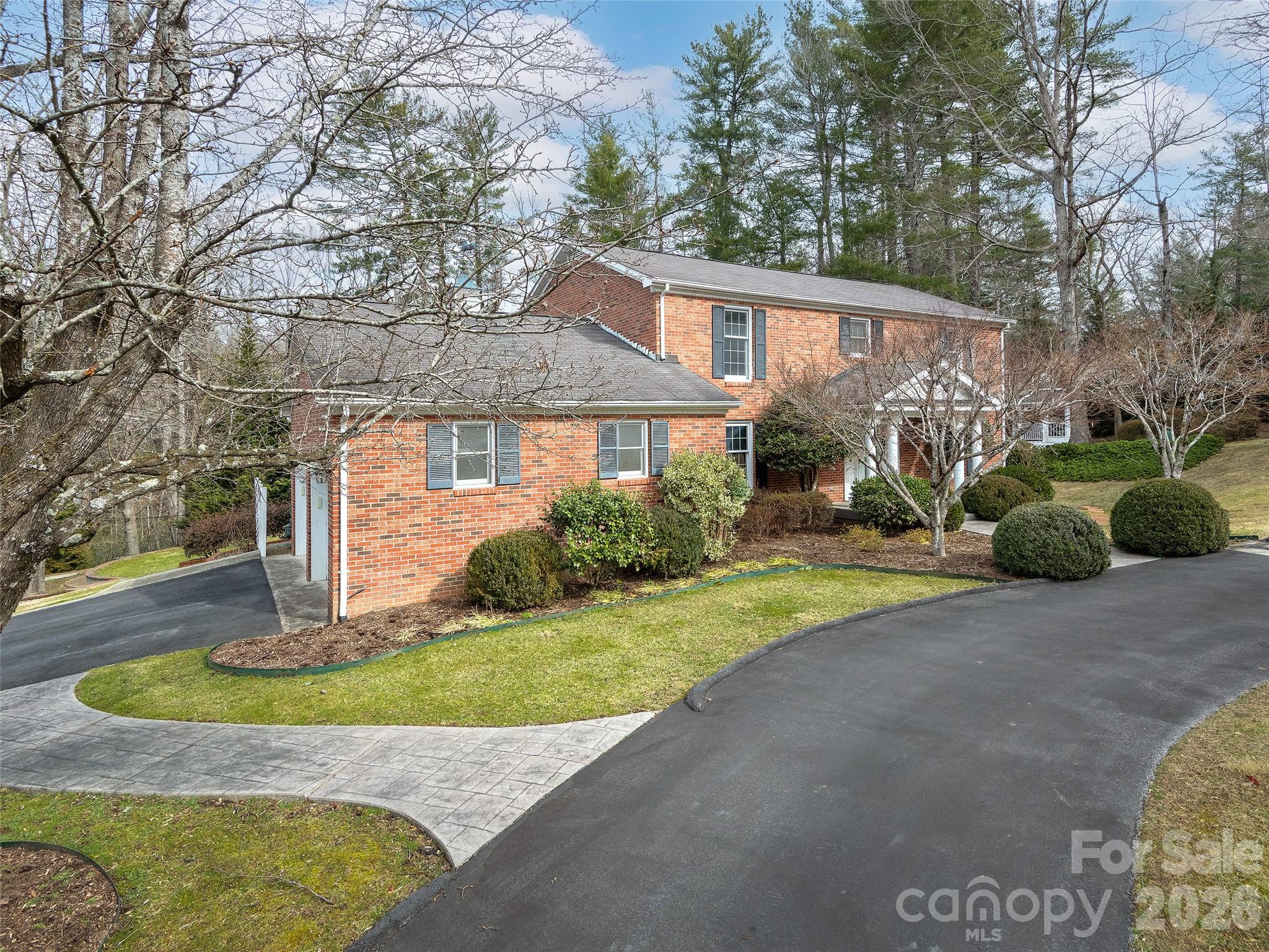 110 Glengary Drive — Flat Rock