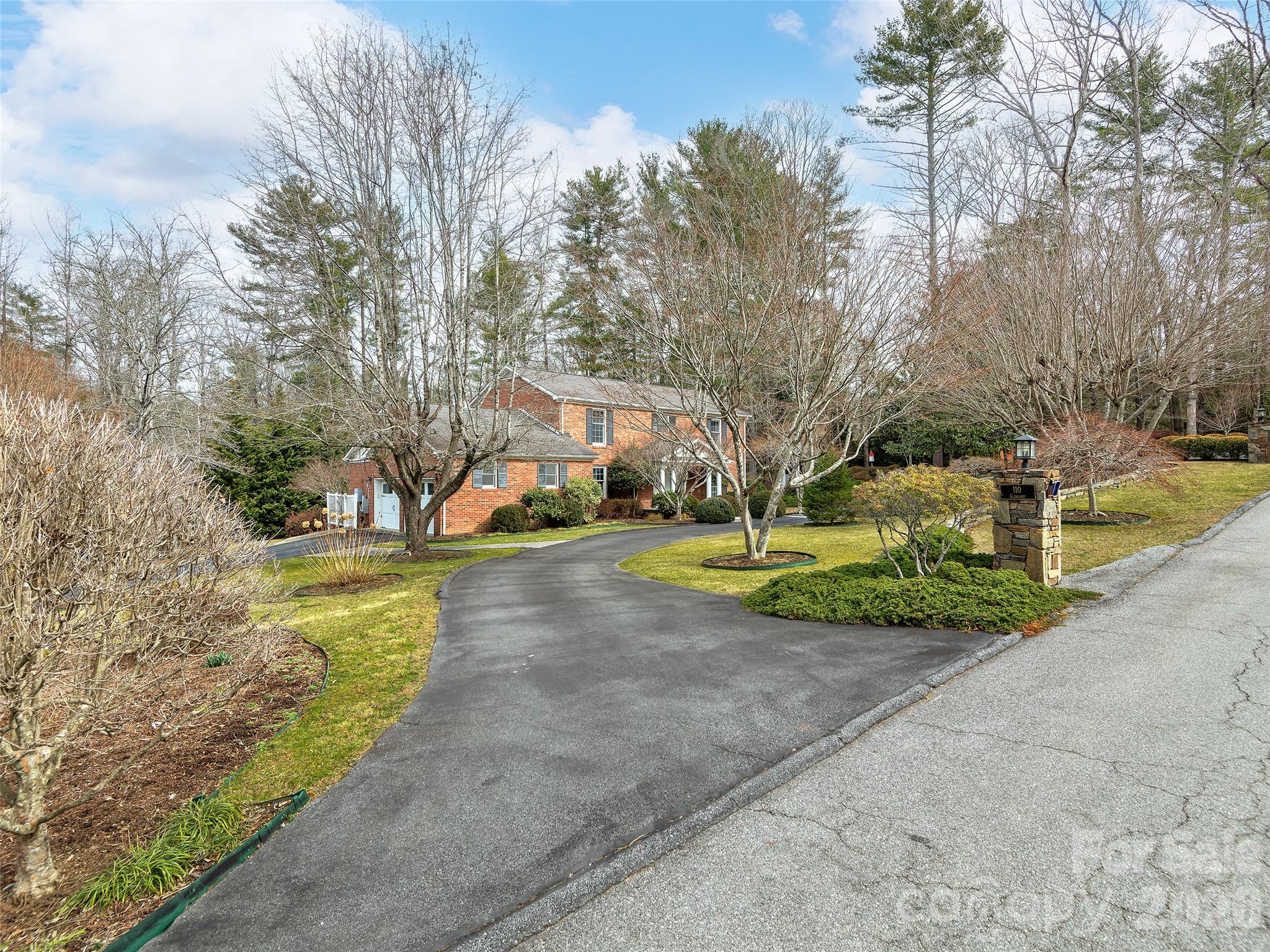 110 Glengary Drive — Flat Rock