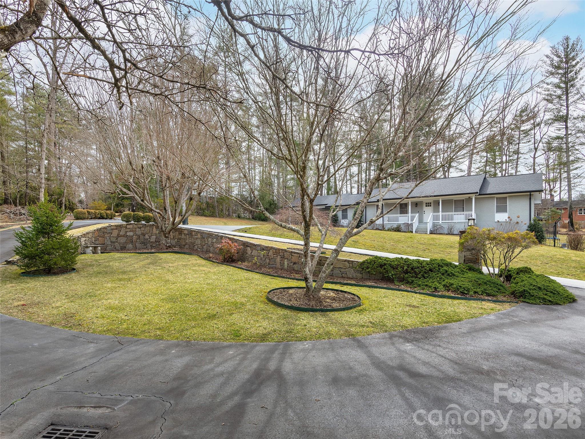 110 Glengary Drive — Flat Rock