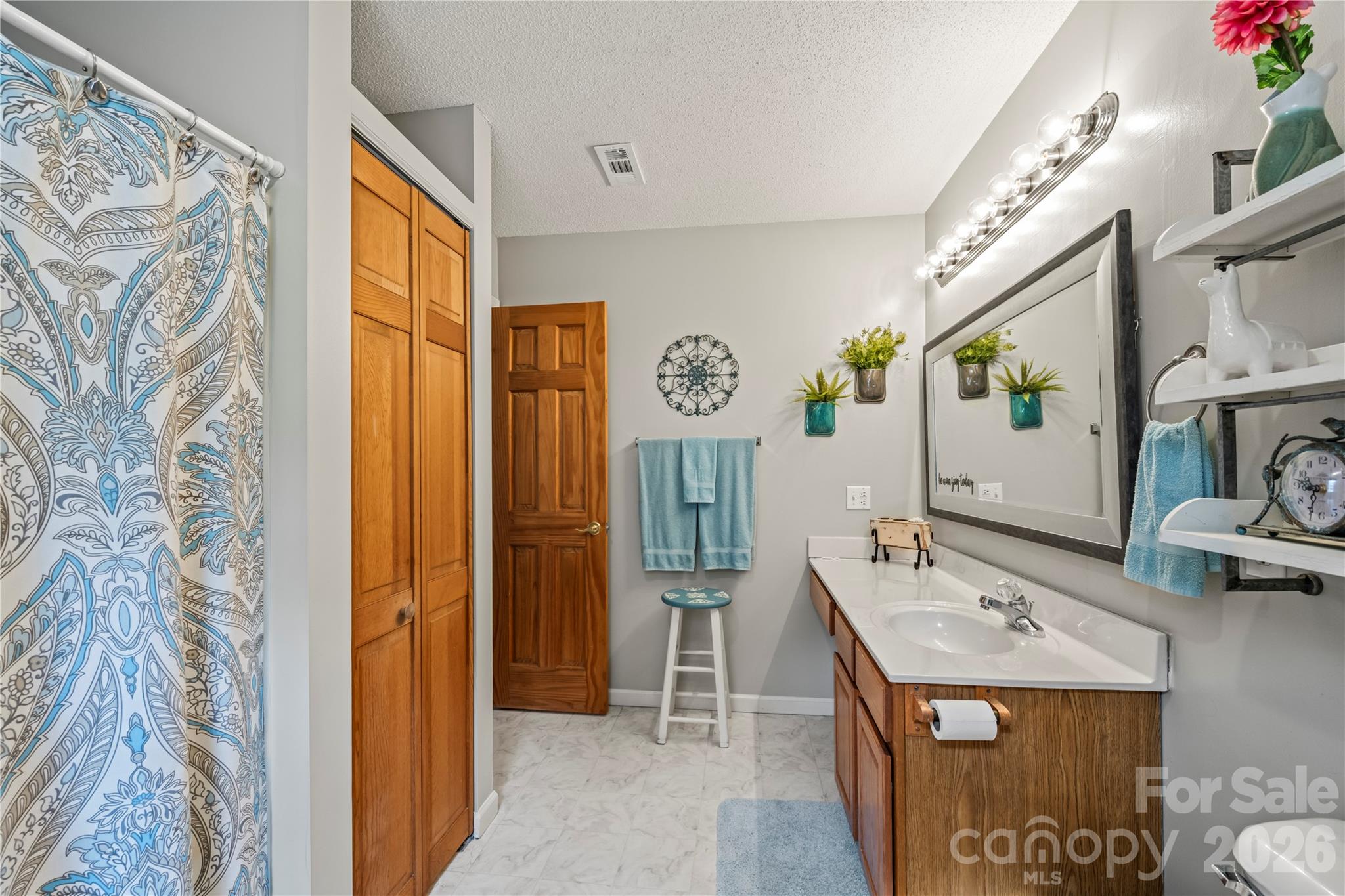 112 Bridlewood Trail — Mills River