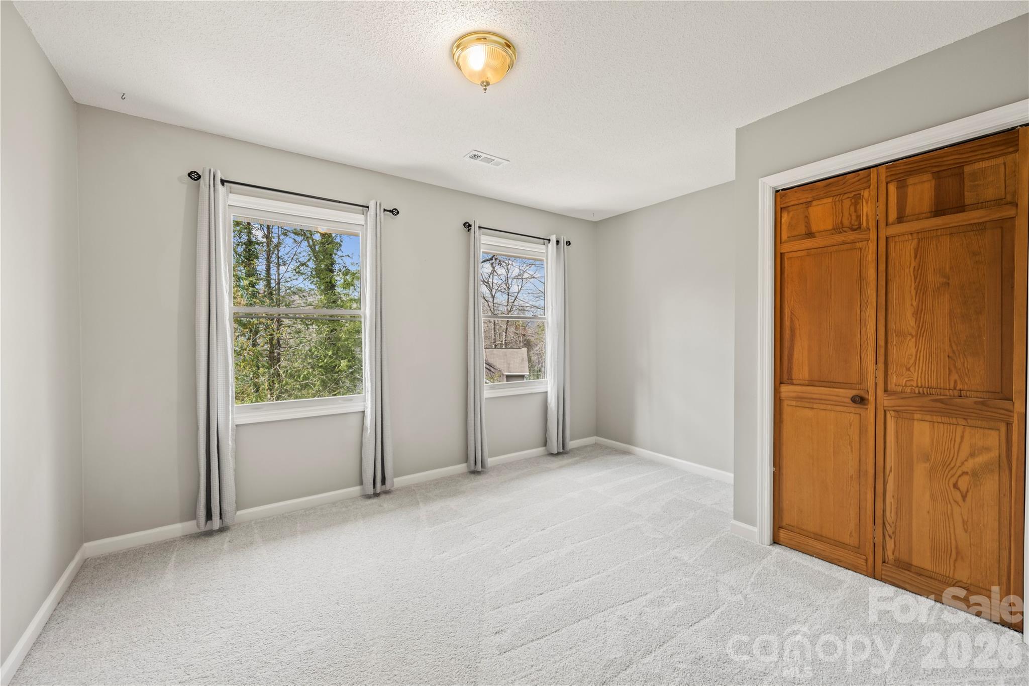 112 Bridlewood Trail — Mills River