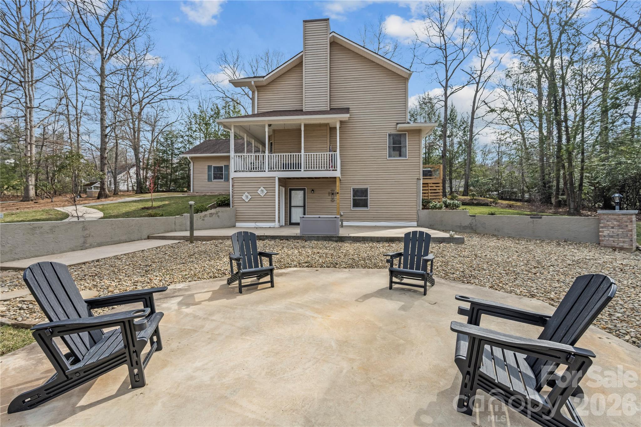 112 Bridlewood Trail — Mills River