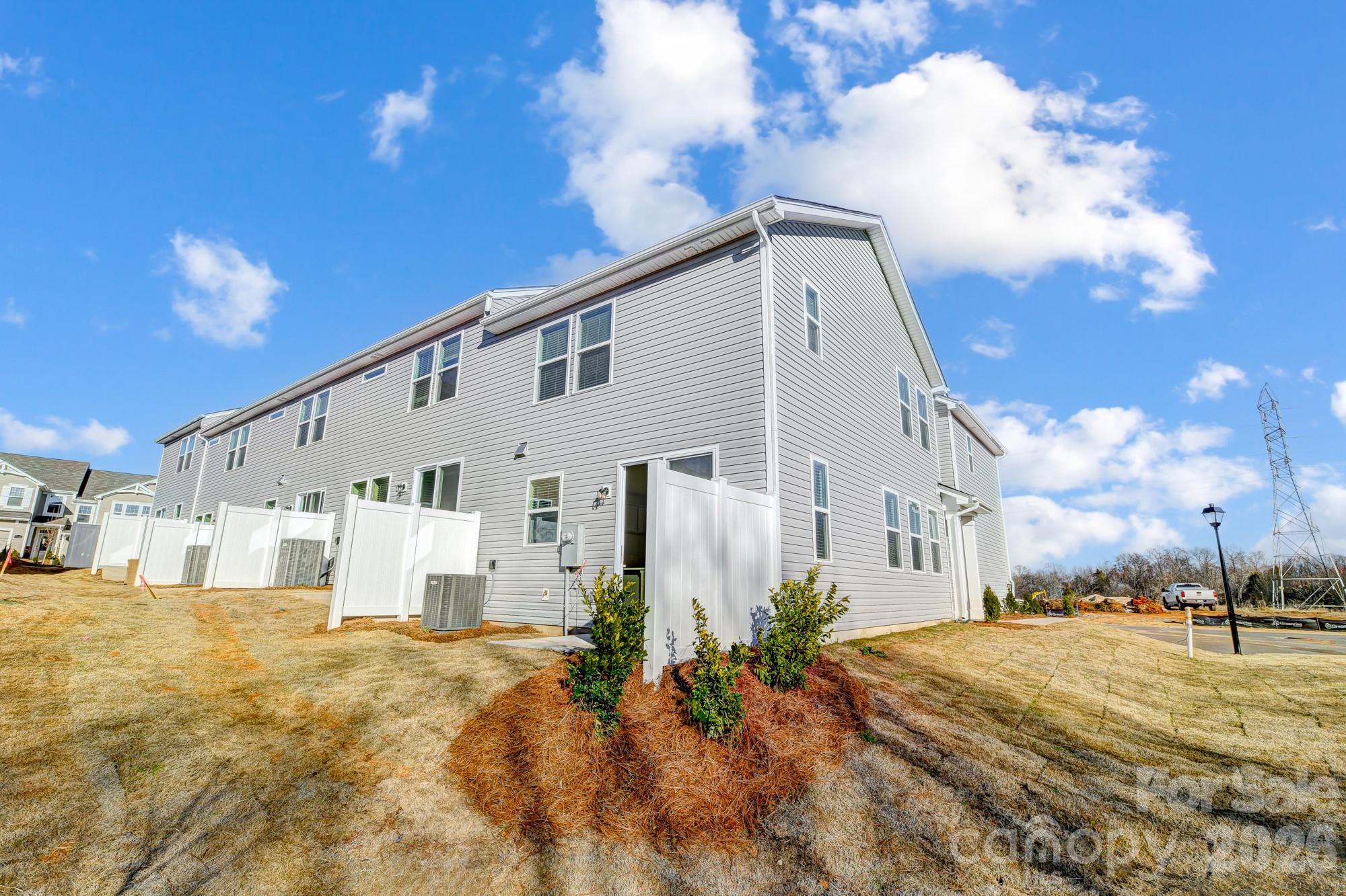 6122 Vasey Street — Charlotte