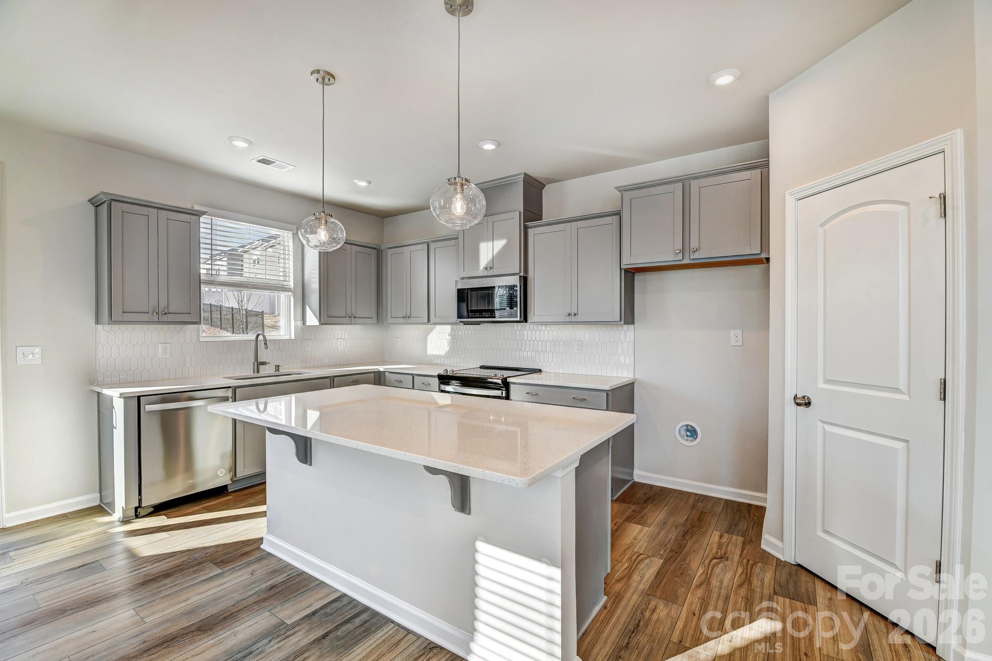 6122 Vasey Street — Charlotte