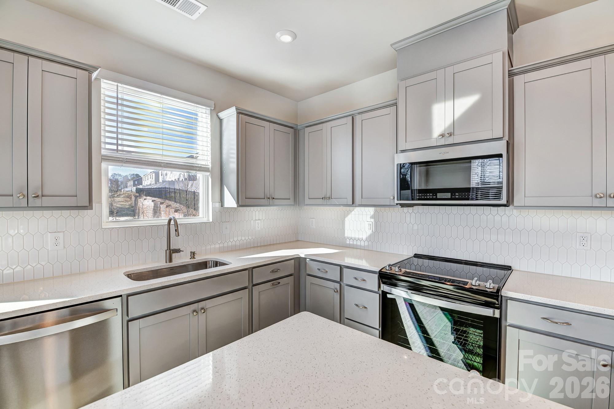6122 Vasey Street — Charlotte