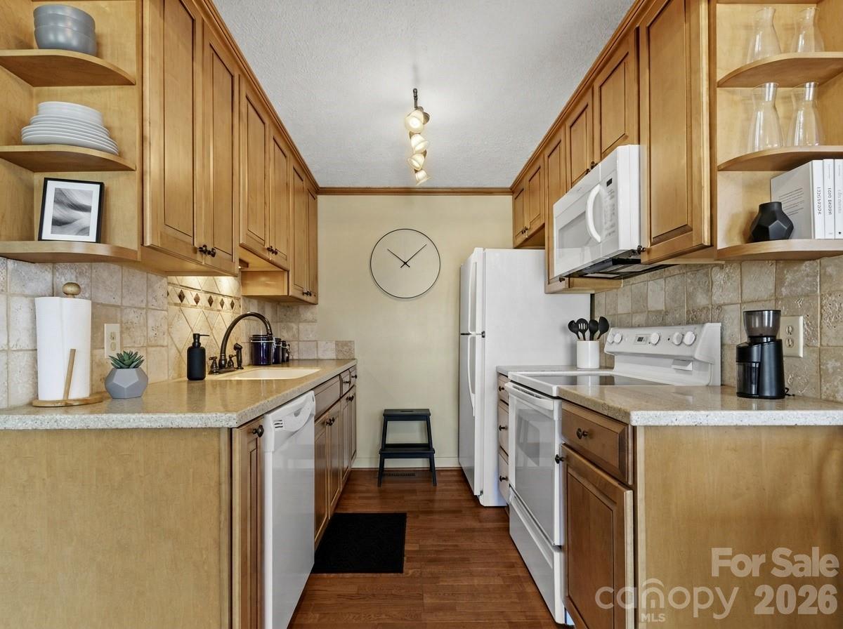 125 Townhouse Drive — Burnsville