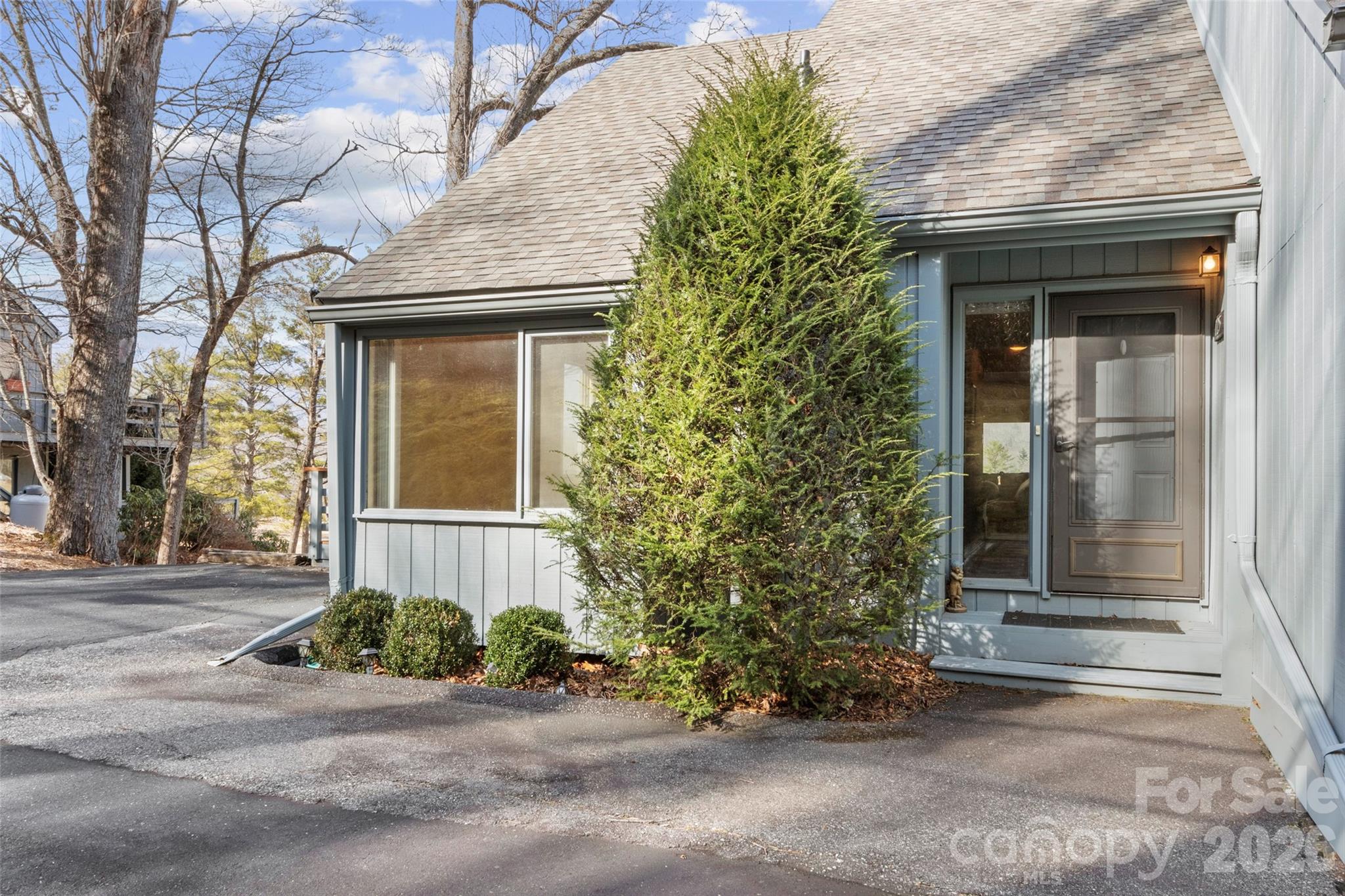 125 Townhouse Drive — Burnsville
