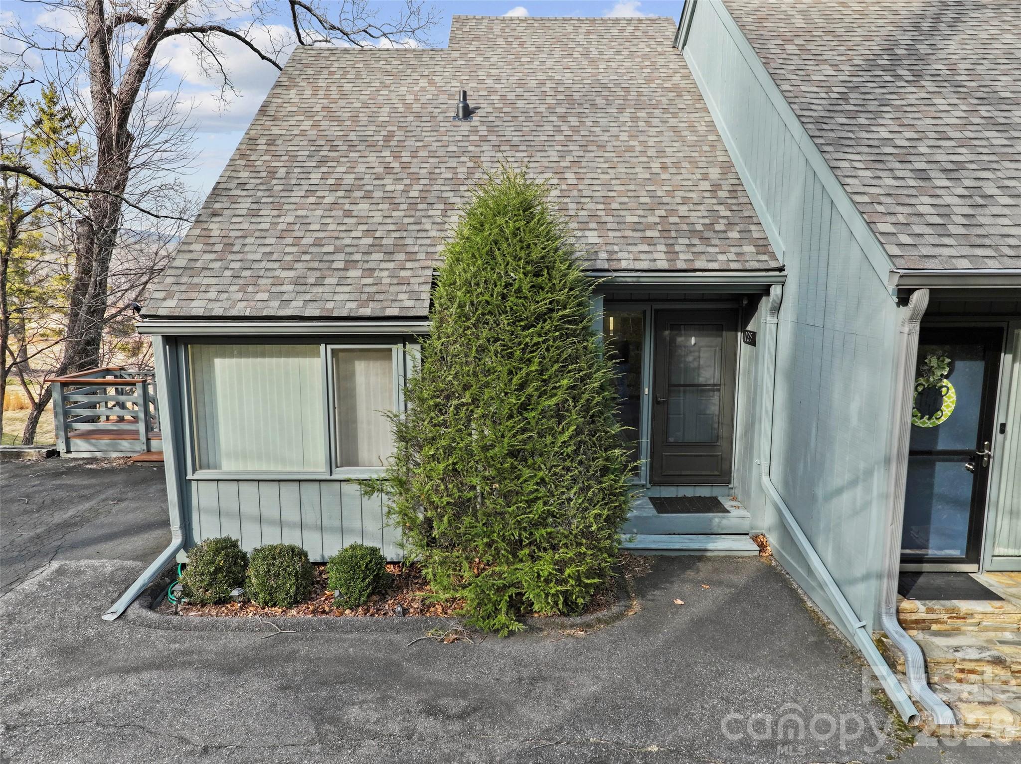 125 Townhouse Drive — Burnsville