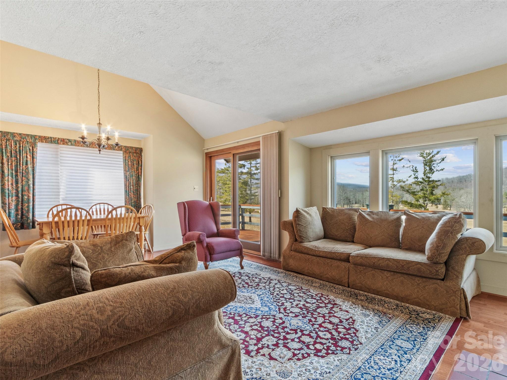 125 Townhouse Drive — Burnsville