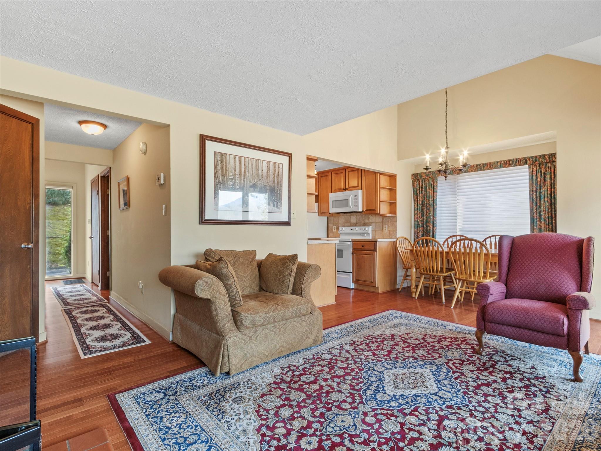 125 Townhouse Drive — Burnsville