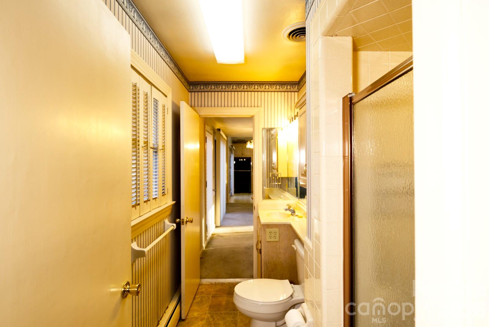 2042 Robinson Road #2 — Newton