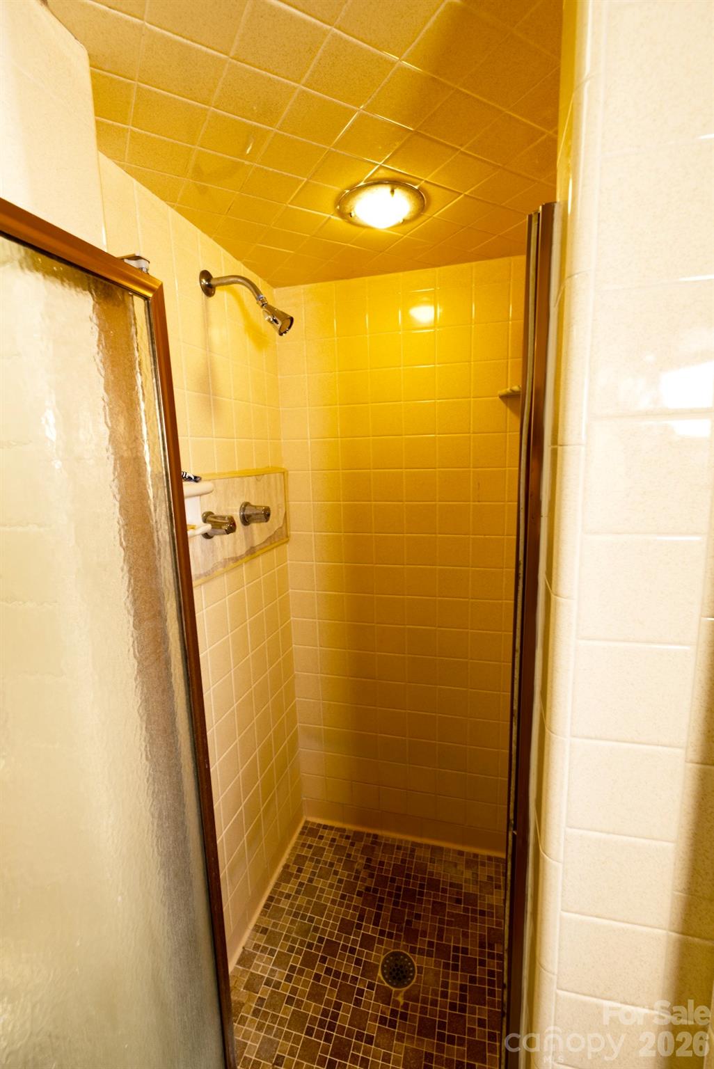 2042 Robinson Road #2 — Newton