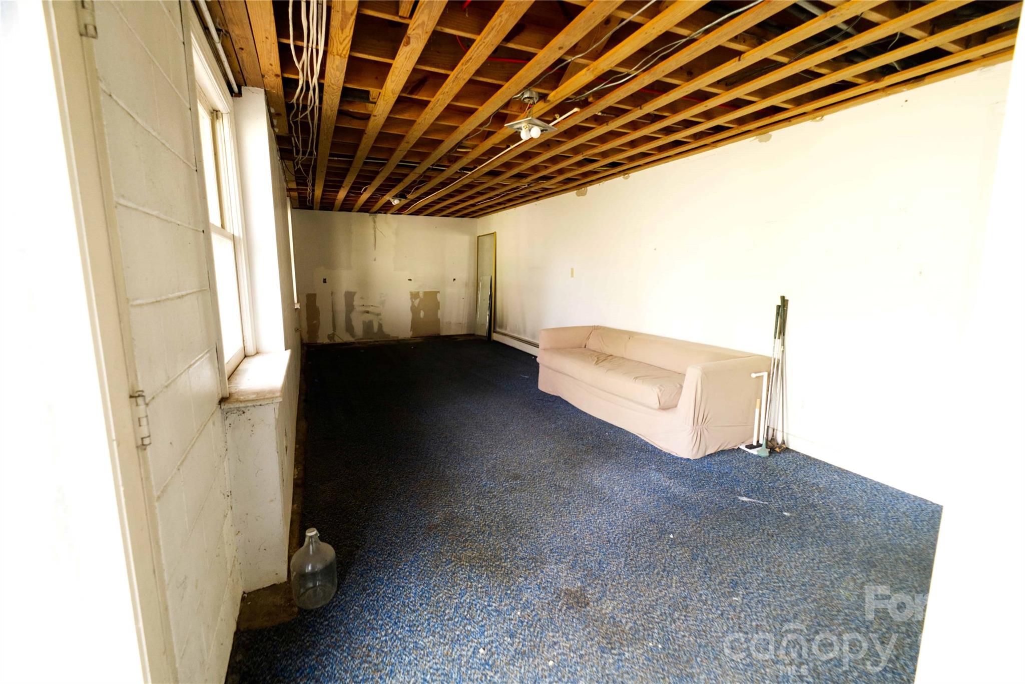 2042 Robinson Road #2 — Newton