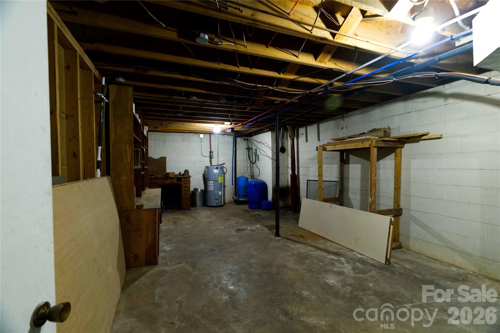 2042 Robinson Road #2 — Newton