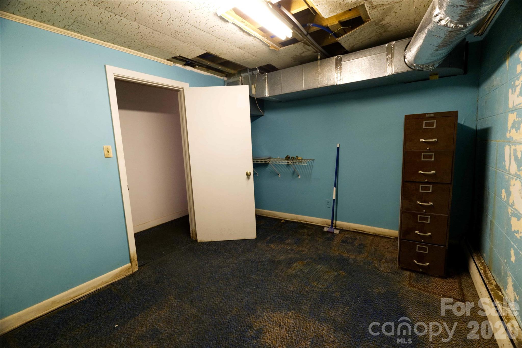 2042 Robinson Road #2 — Newton