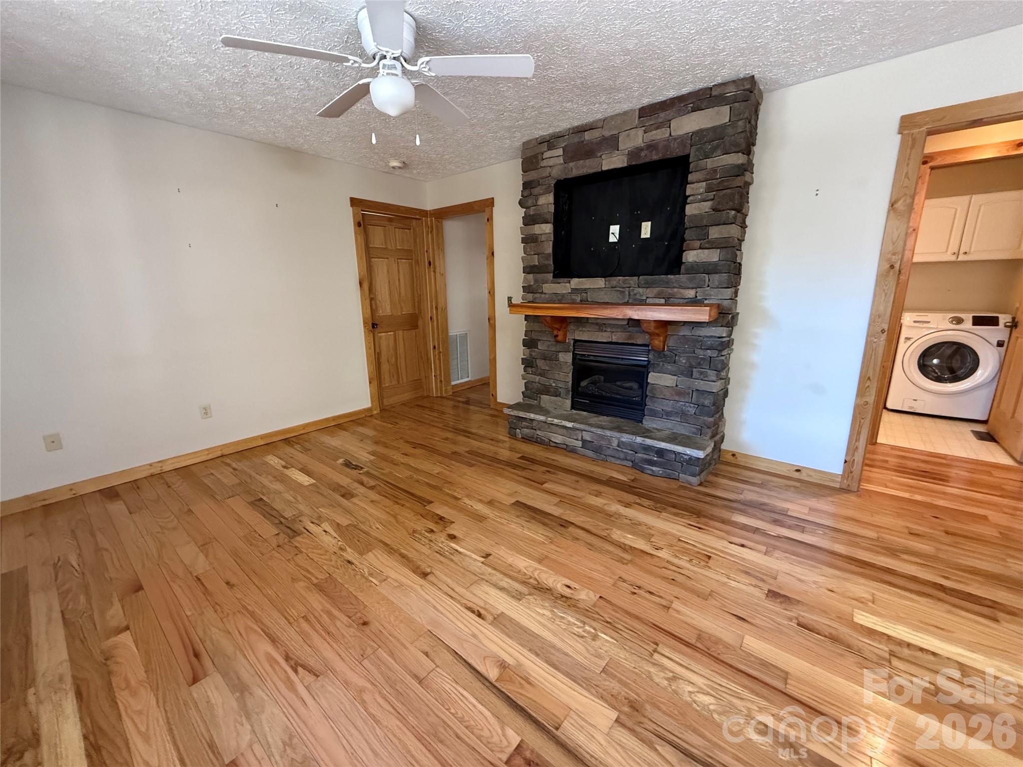 215 Pinellas Lane — Waynesville