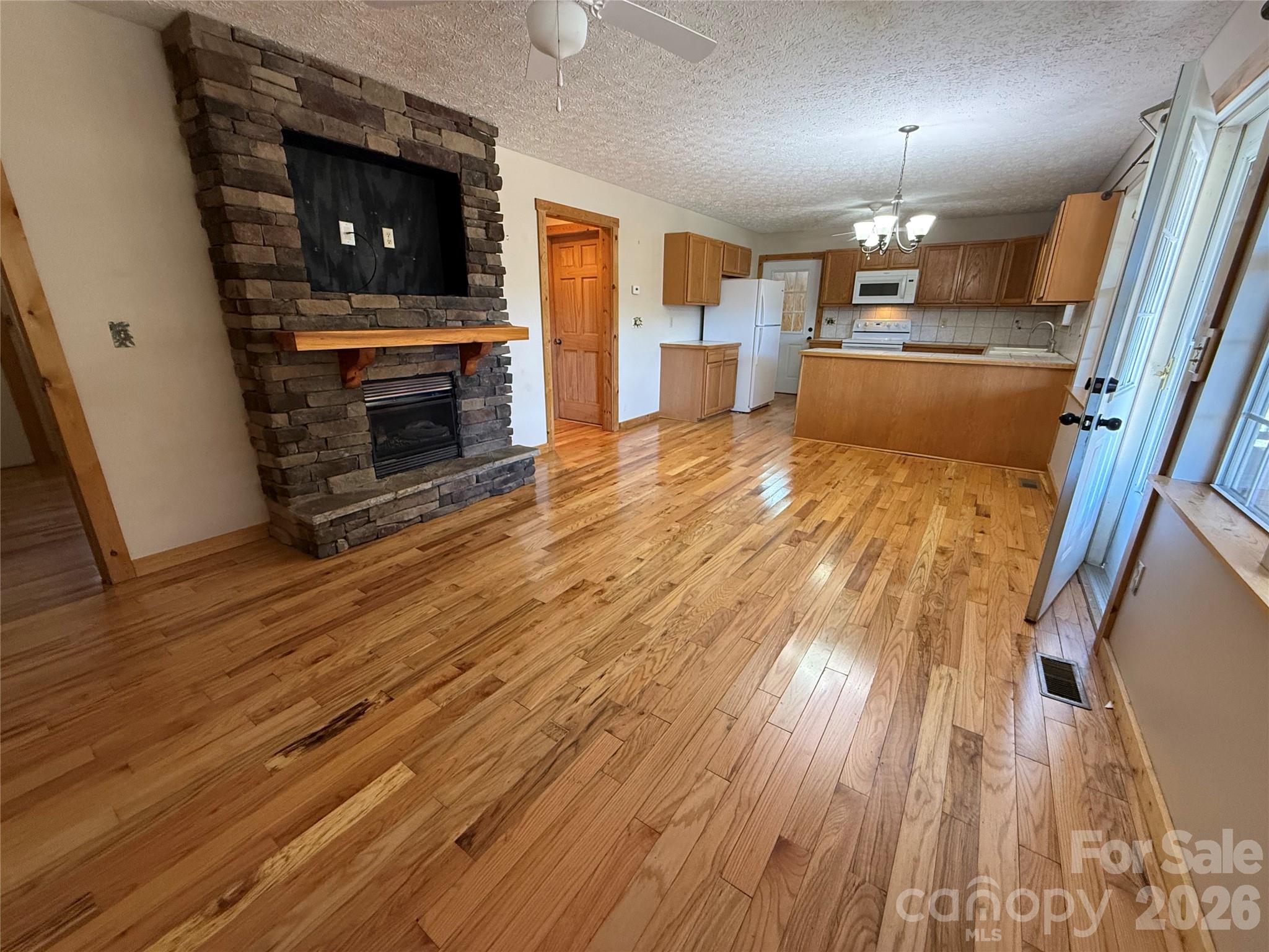 215 Pinellas Lane — Waynesville