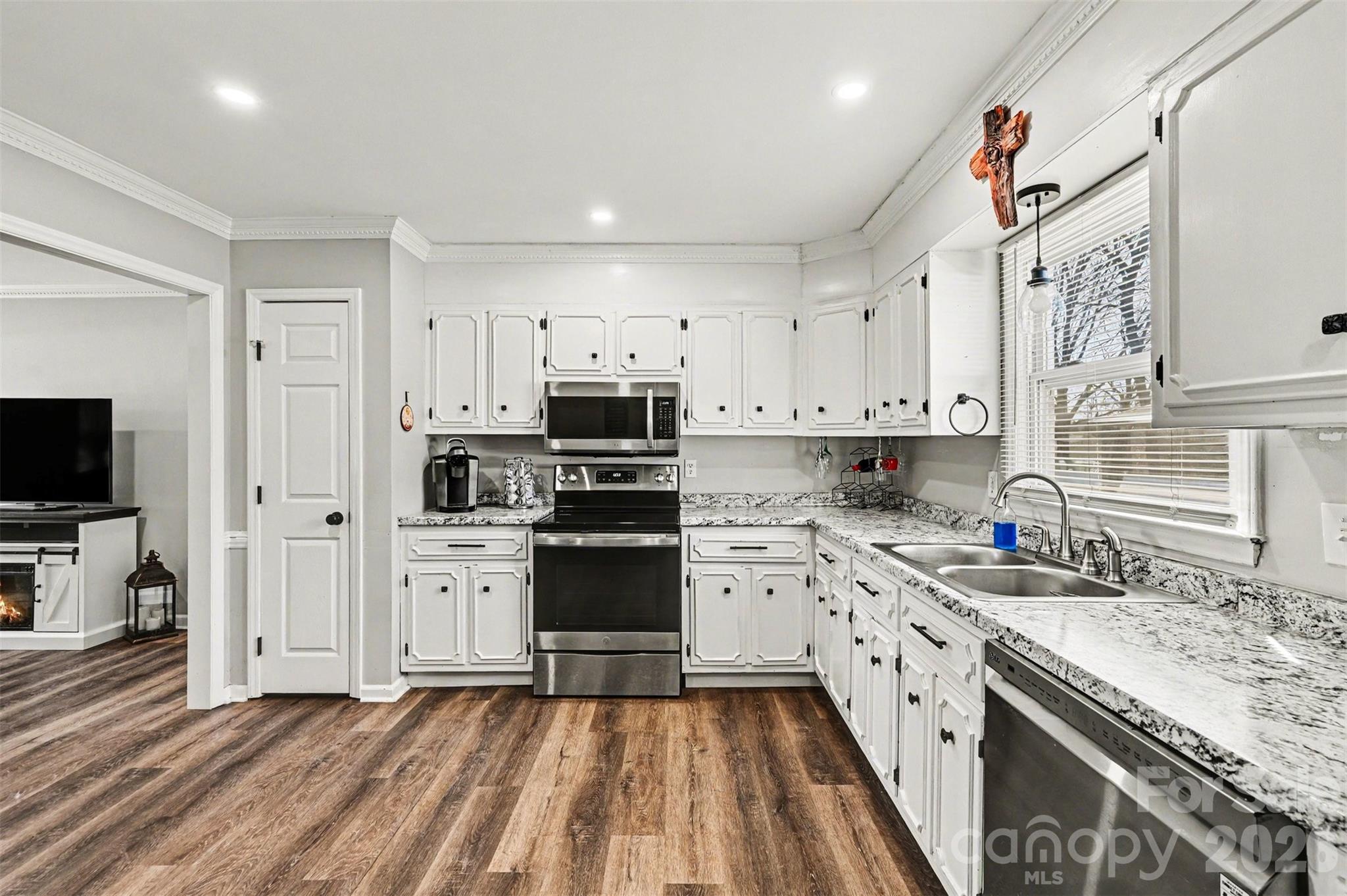 3545 Yorkland Drive — Hickory