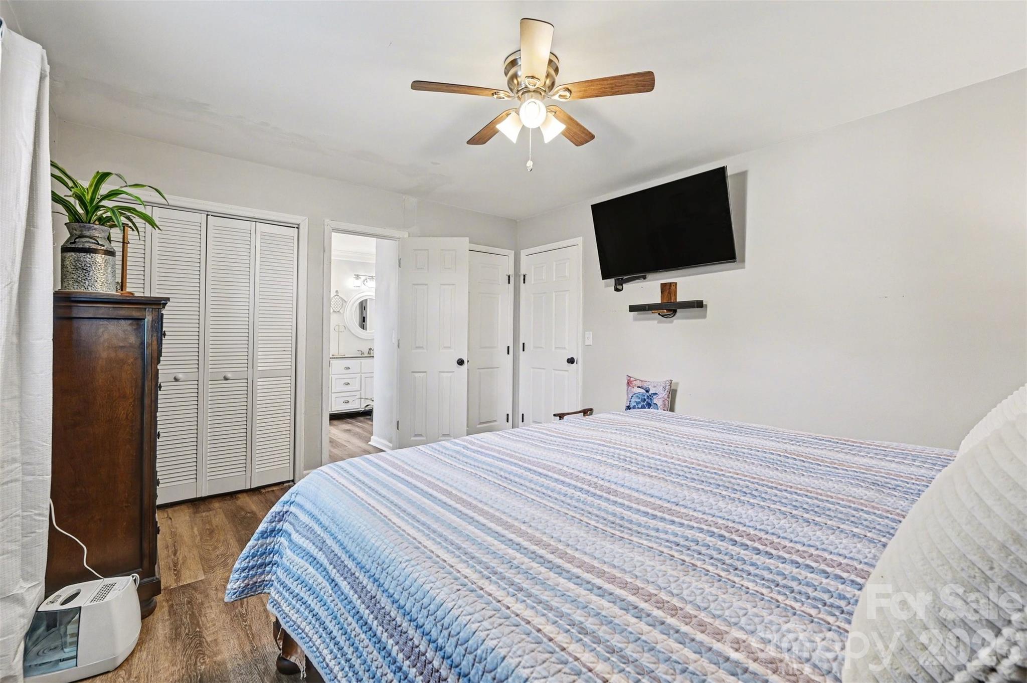 3545 Yorkland Drive — Hickory