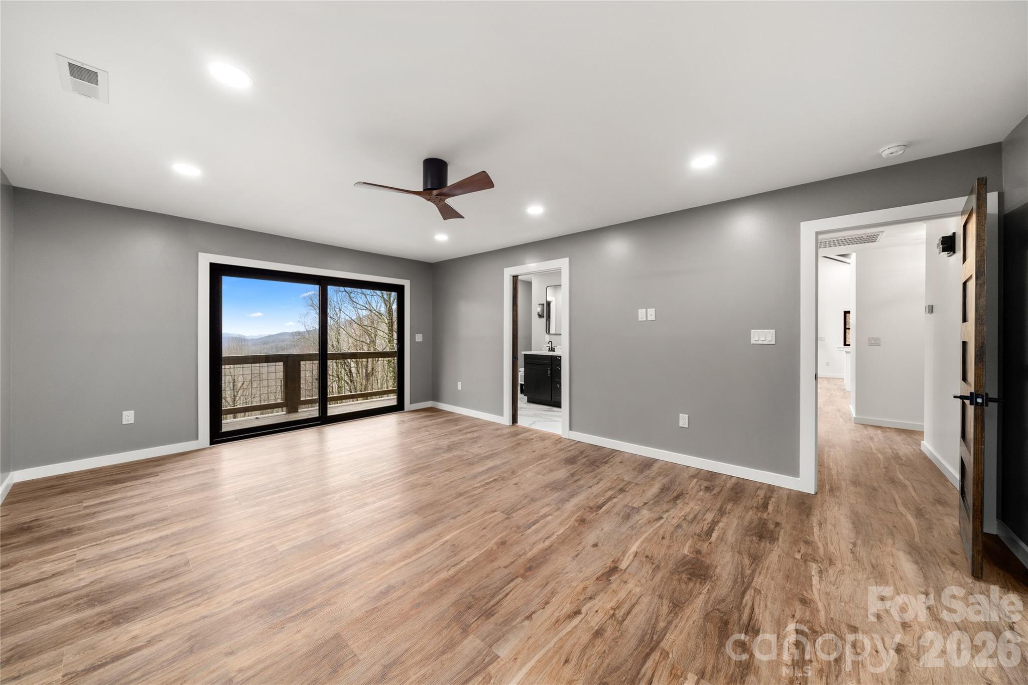 453 Friendly Acres Drive — Waynesville